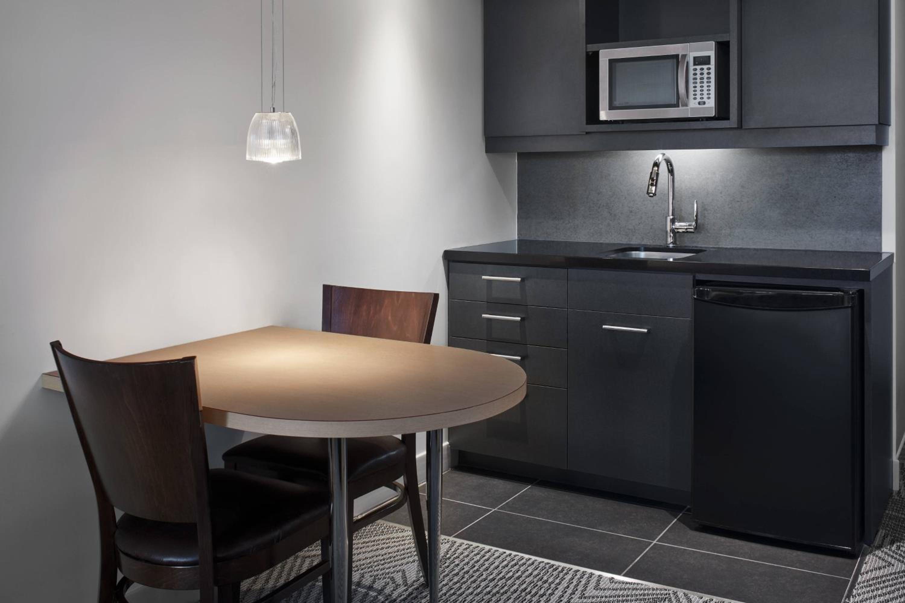 King Studio with Sofa Bed and Kitchenette - Photo 2