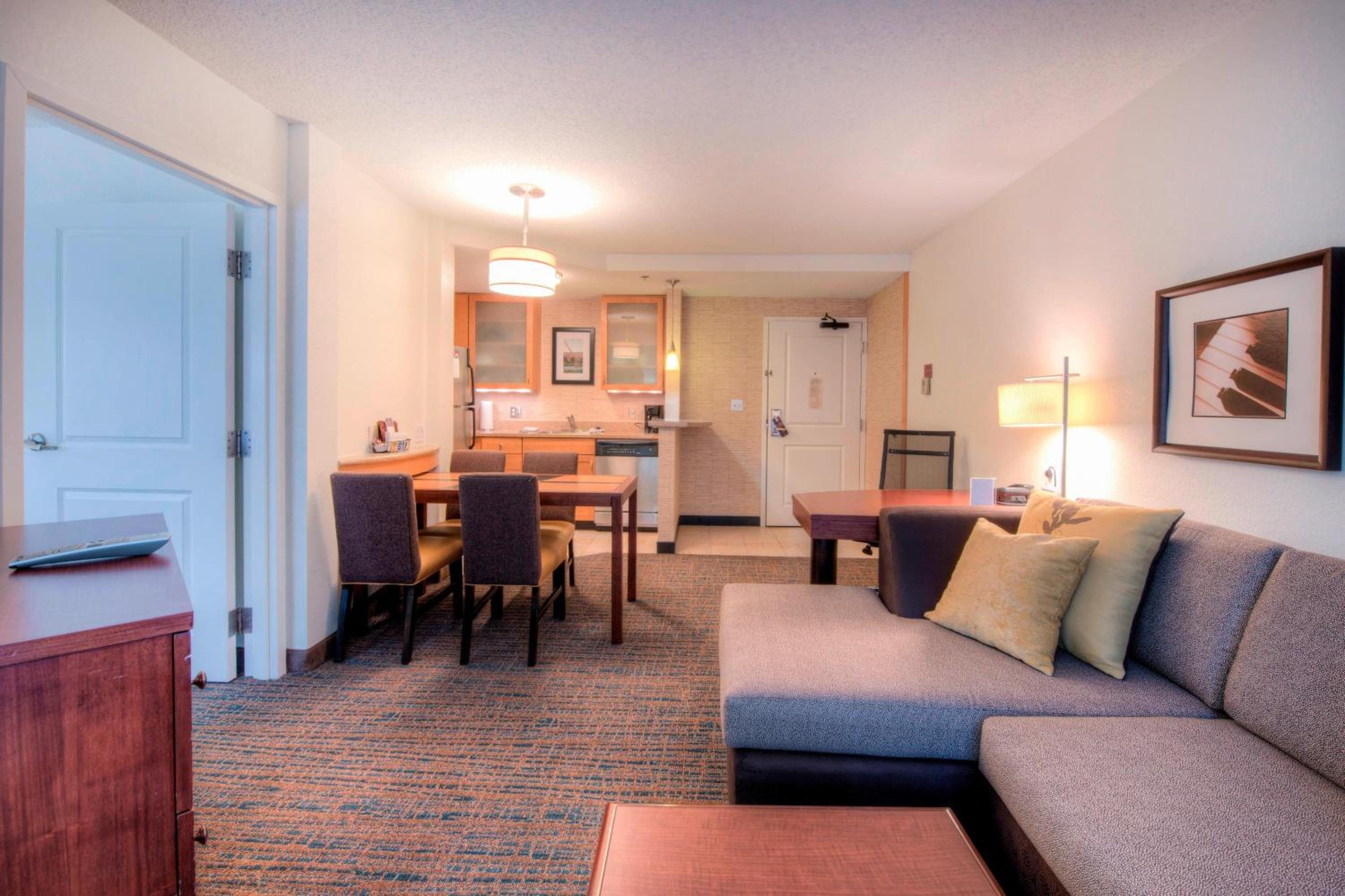 One-Bedroom Suite - Photo 1