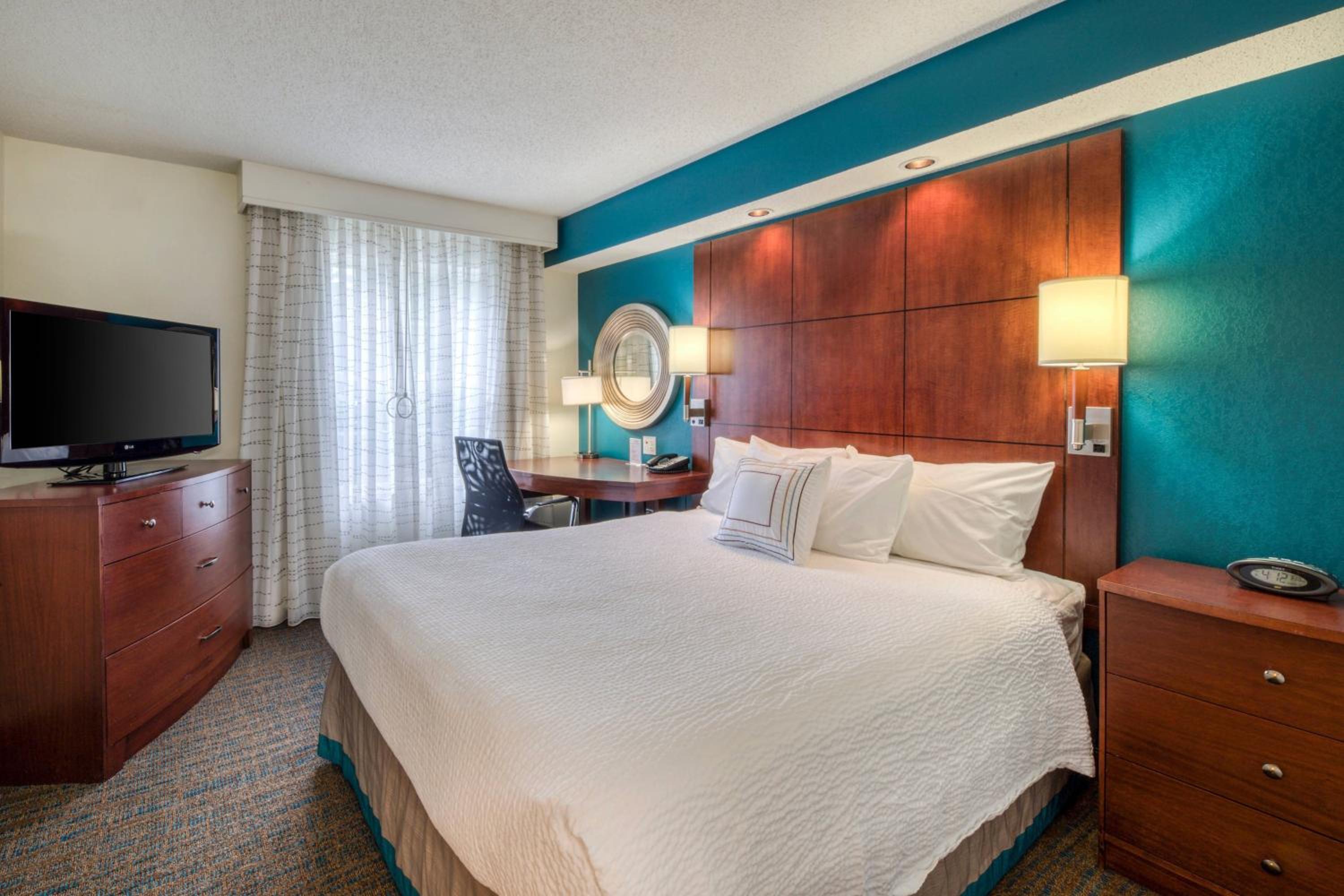 Executive One-Bedroom Suite - Photo 1