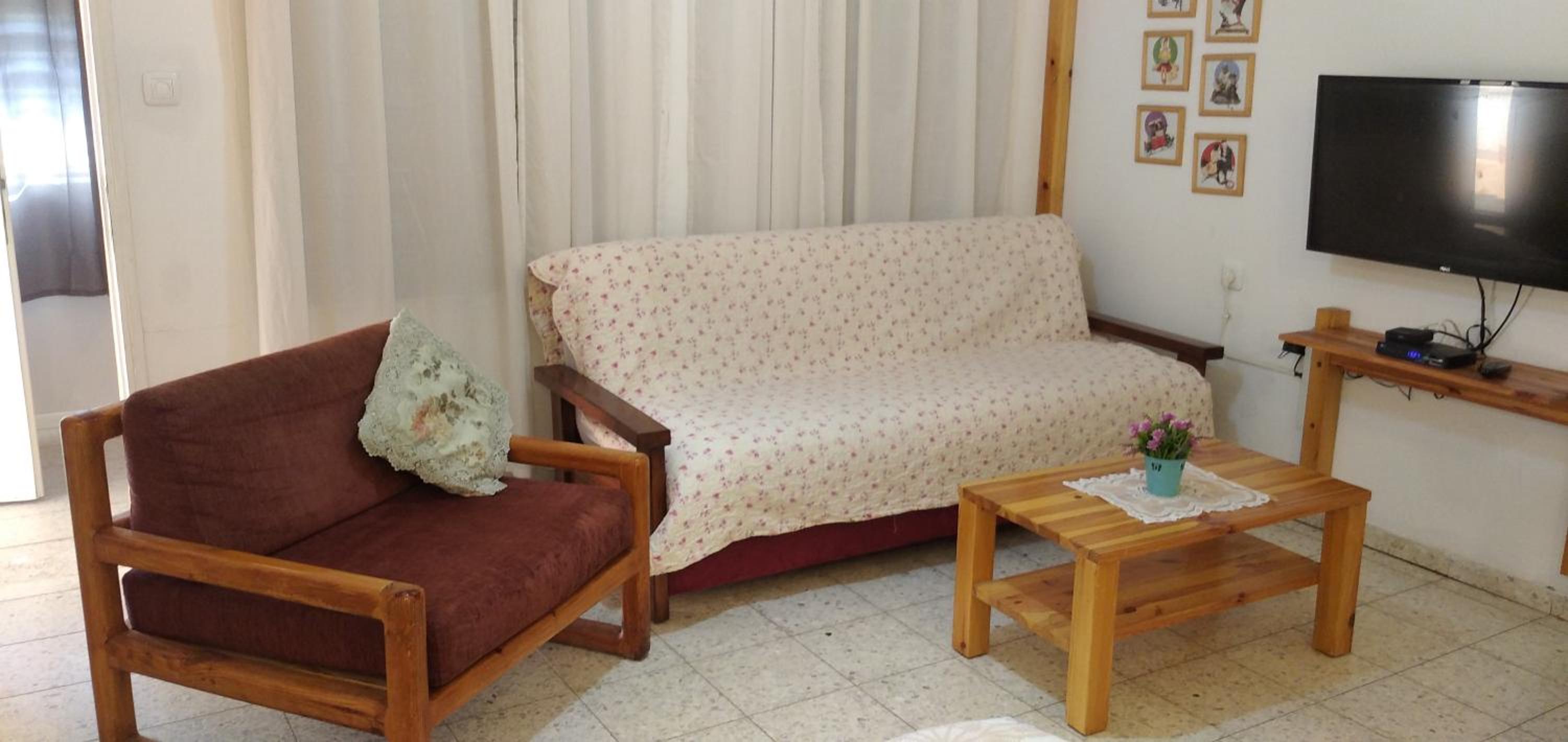 Family Apartment - Photo 18