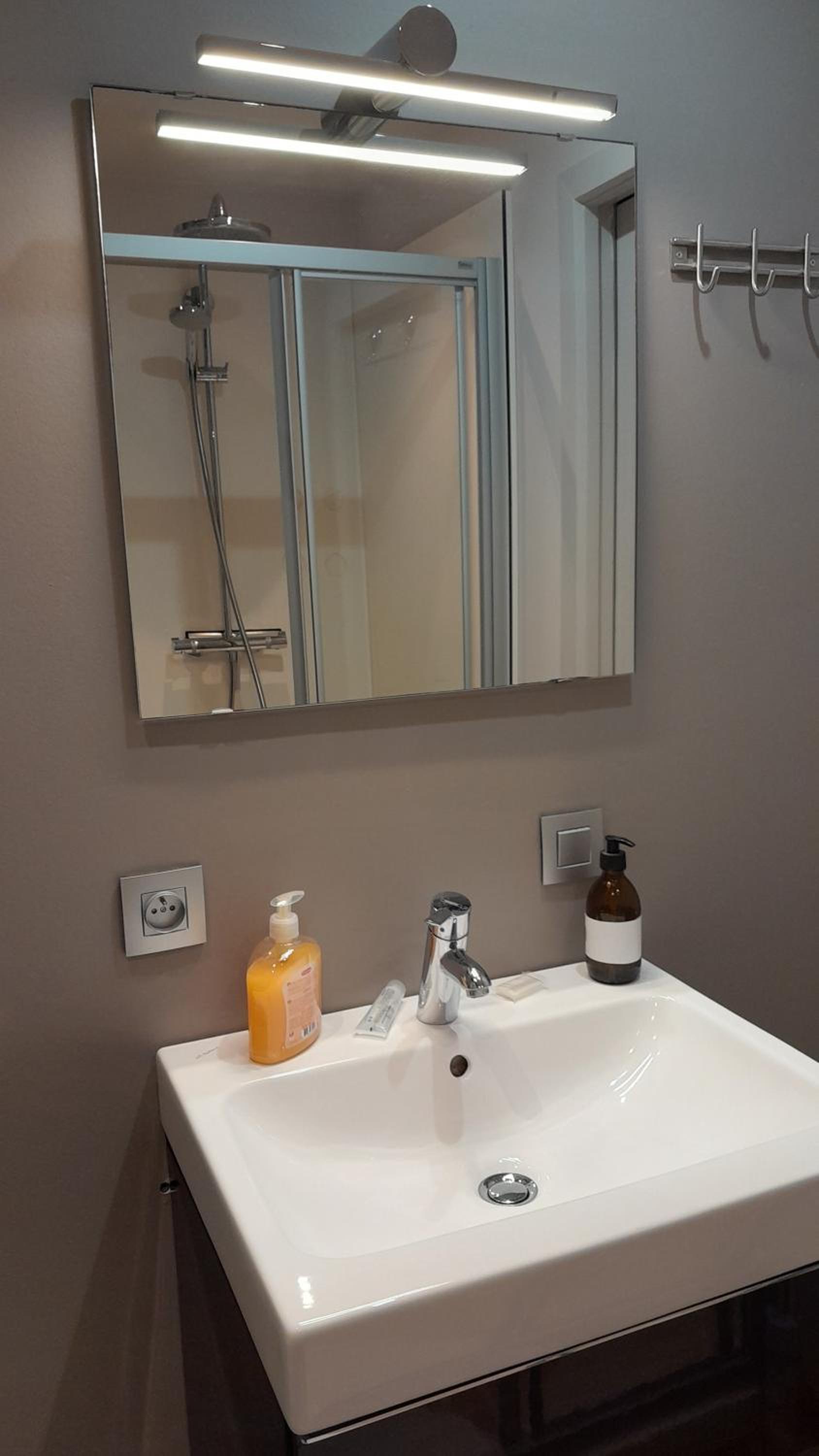 Budget Double Room photo 2