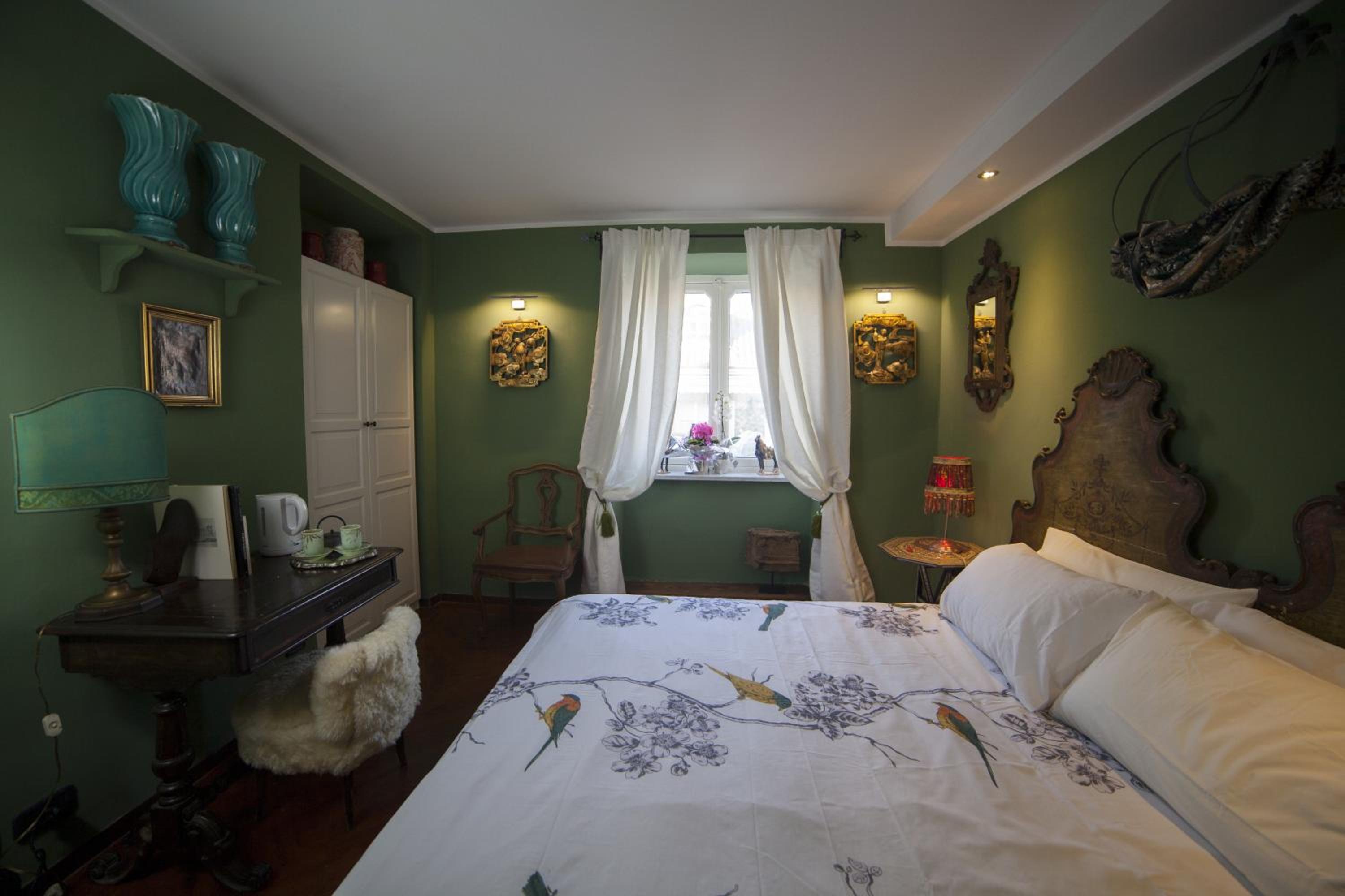 Double or Twin Room with Private Bathroom photo 3