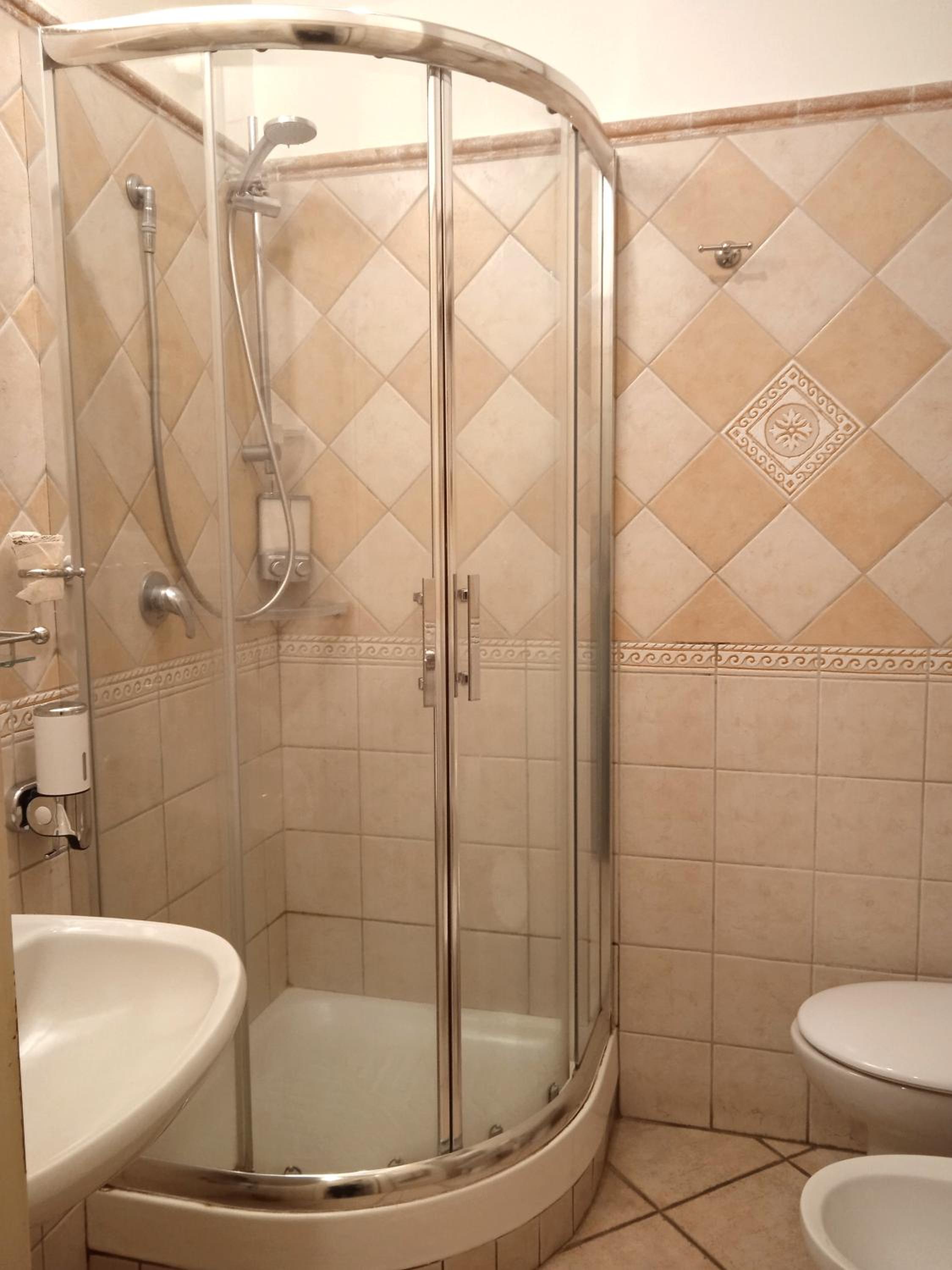 Quadruple Room - Photo 2