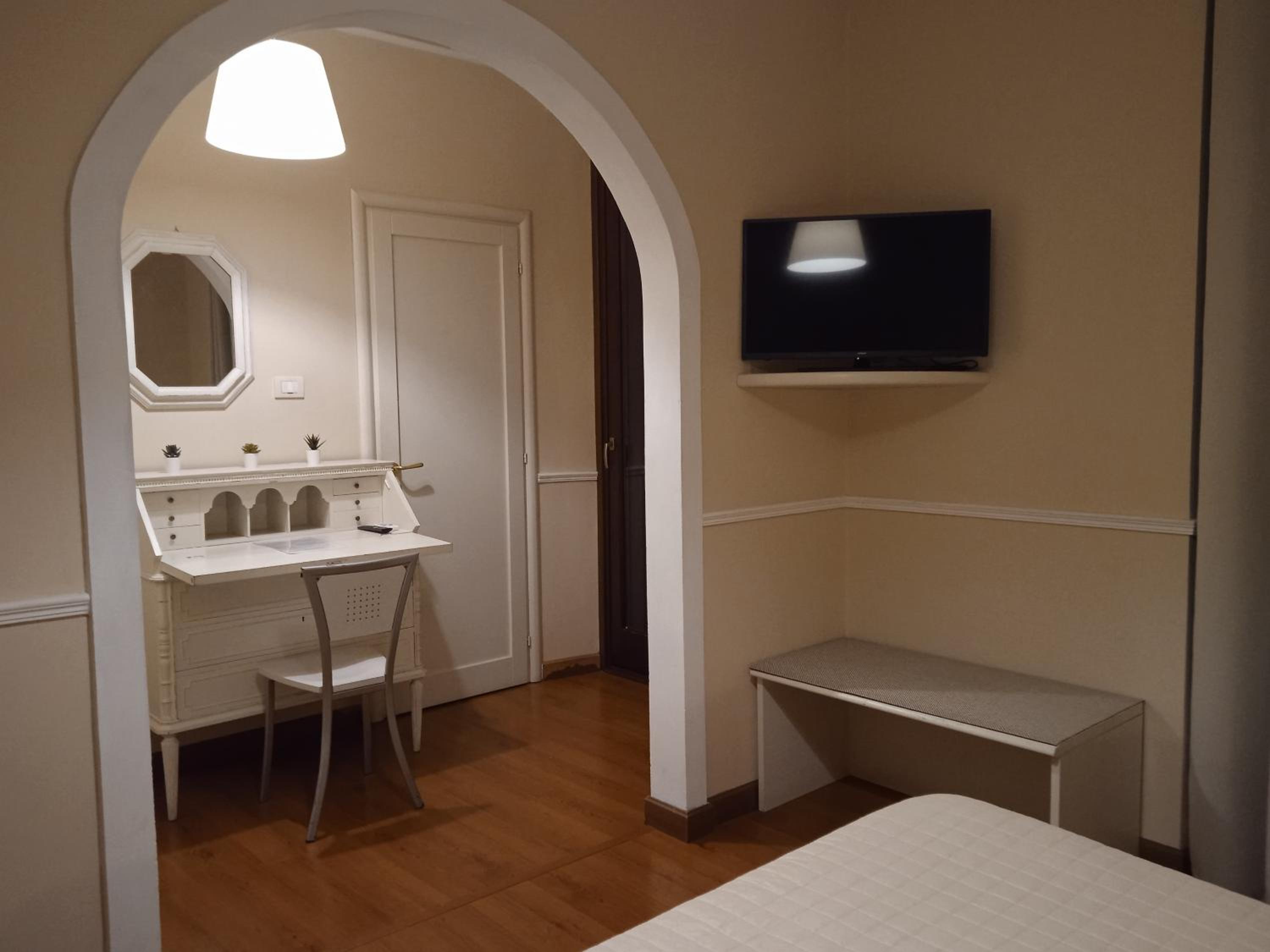 Triple Room - Photo 12