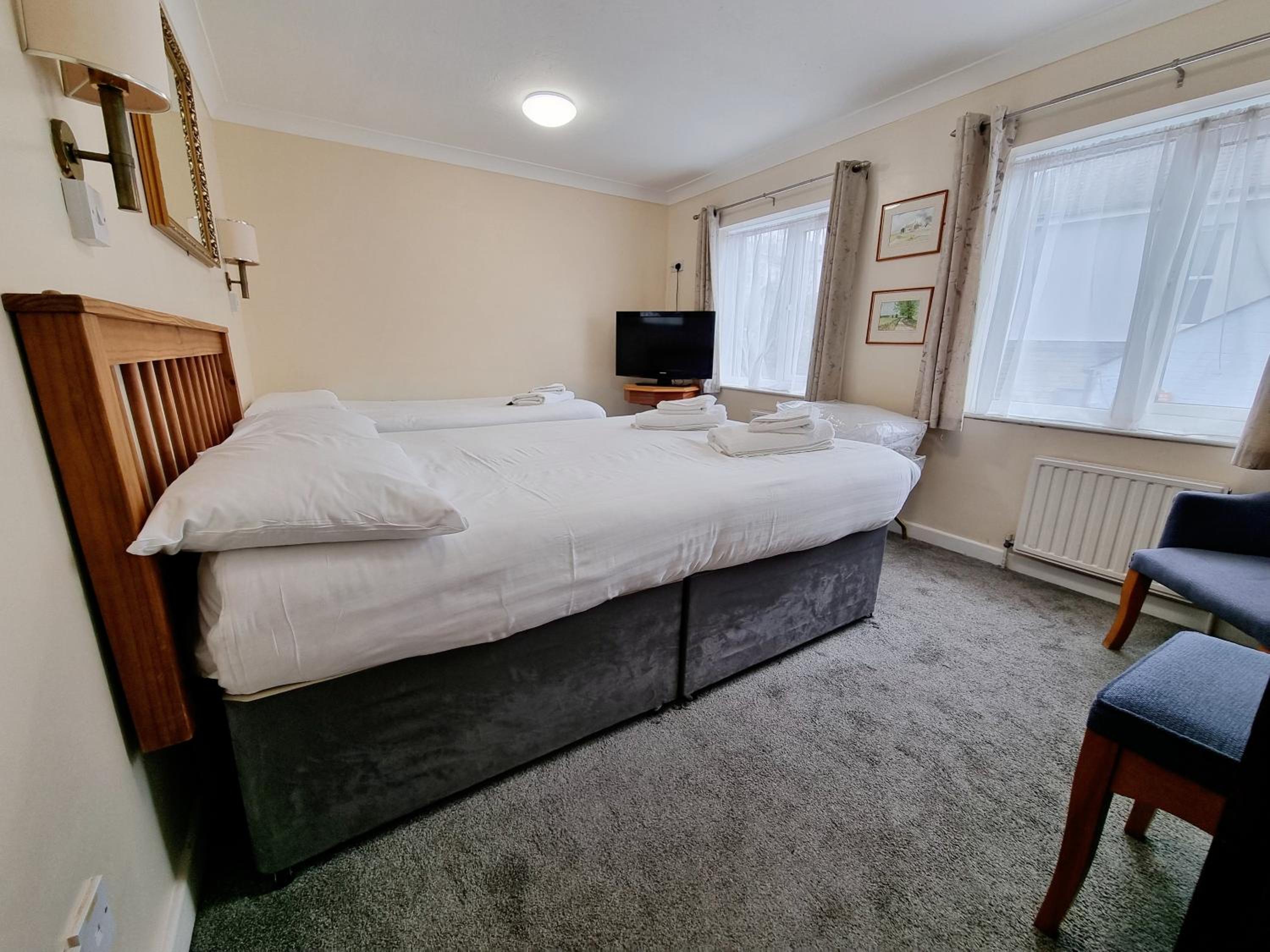 Triple Room with Private External Bathroom photo 1