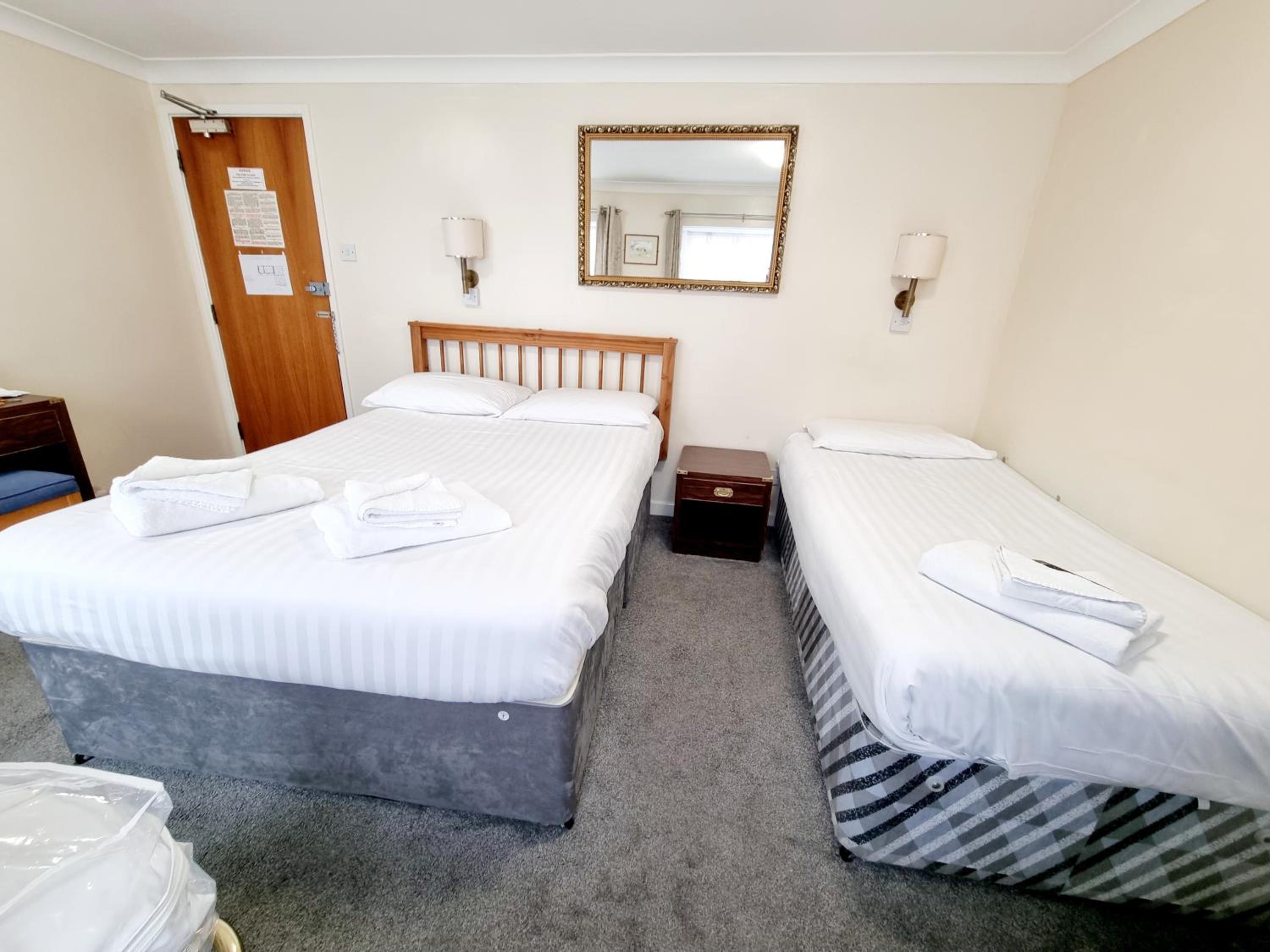 Triple Room with Private External Bathroom photo 3