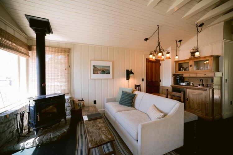 Bungalow - Water Front  photo 2