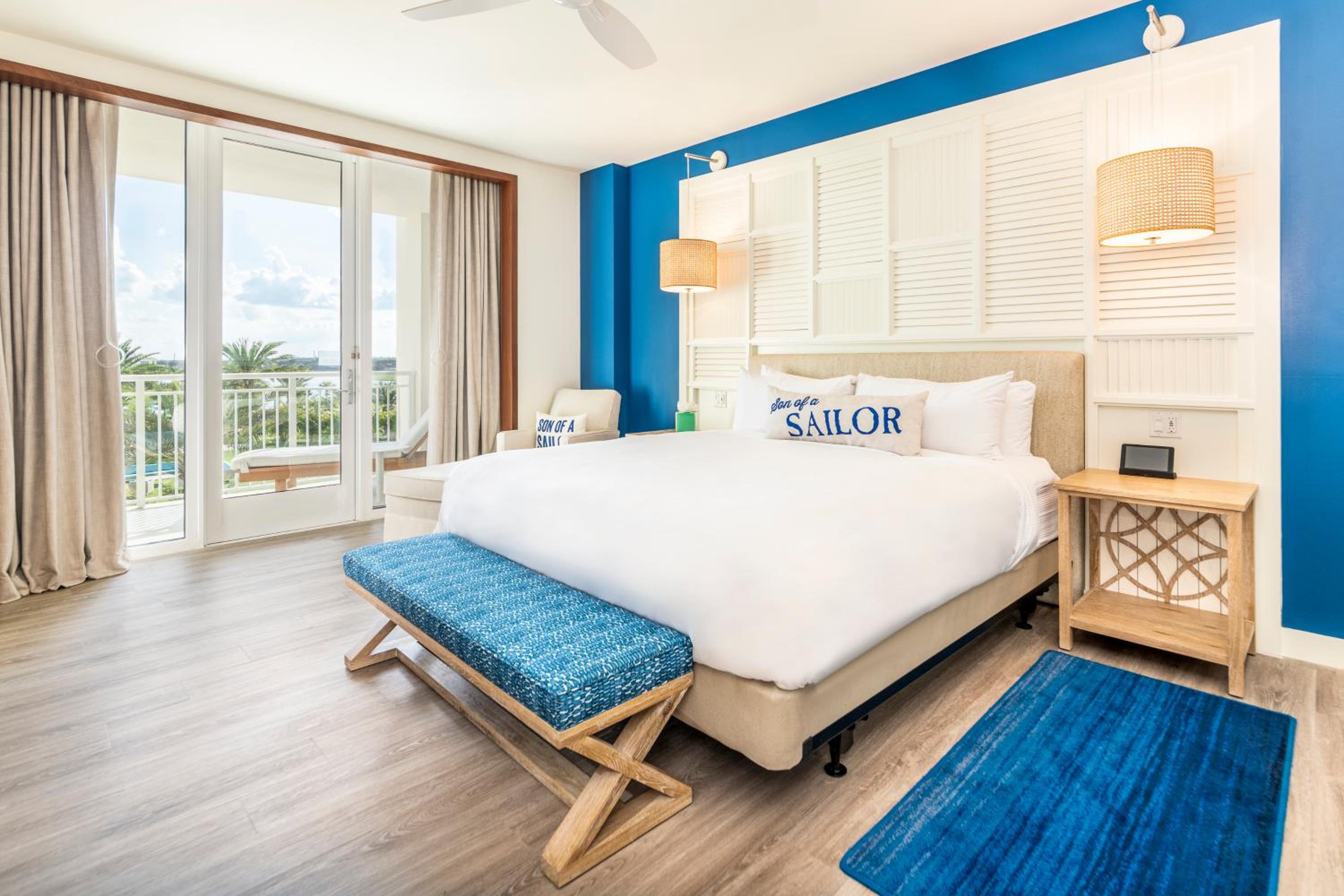 King Pool View Suite Accessible