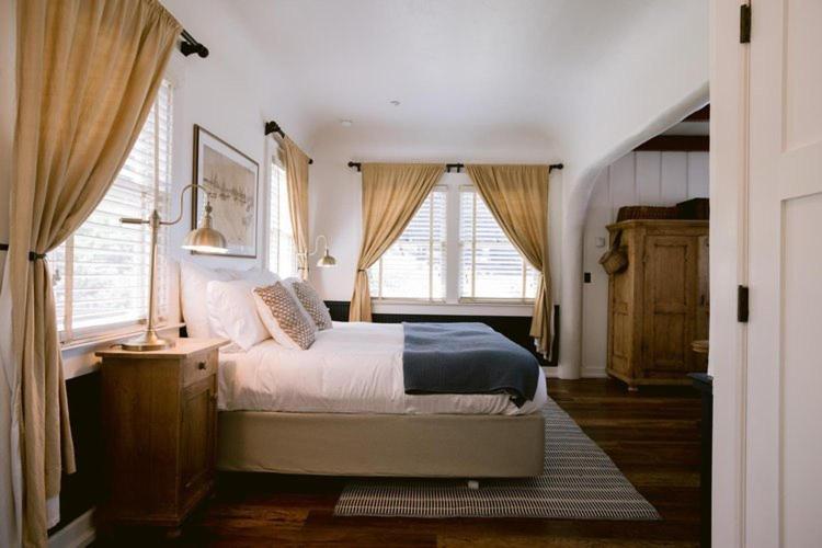King Room with Balcony photo 3