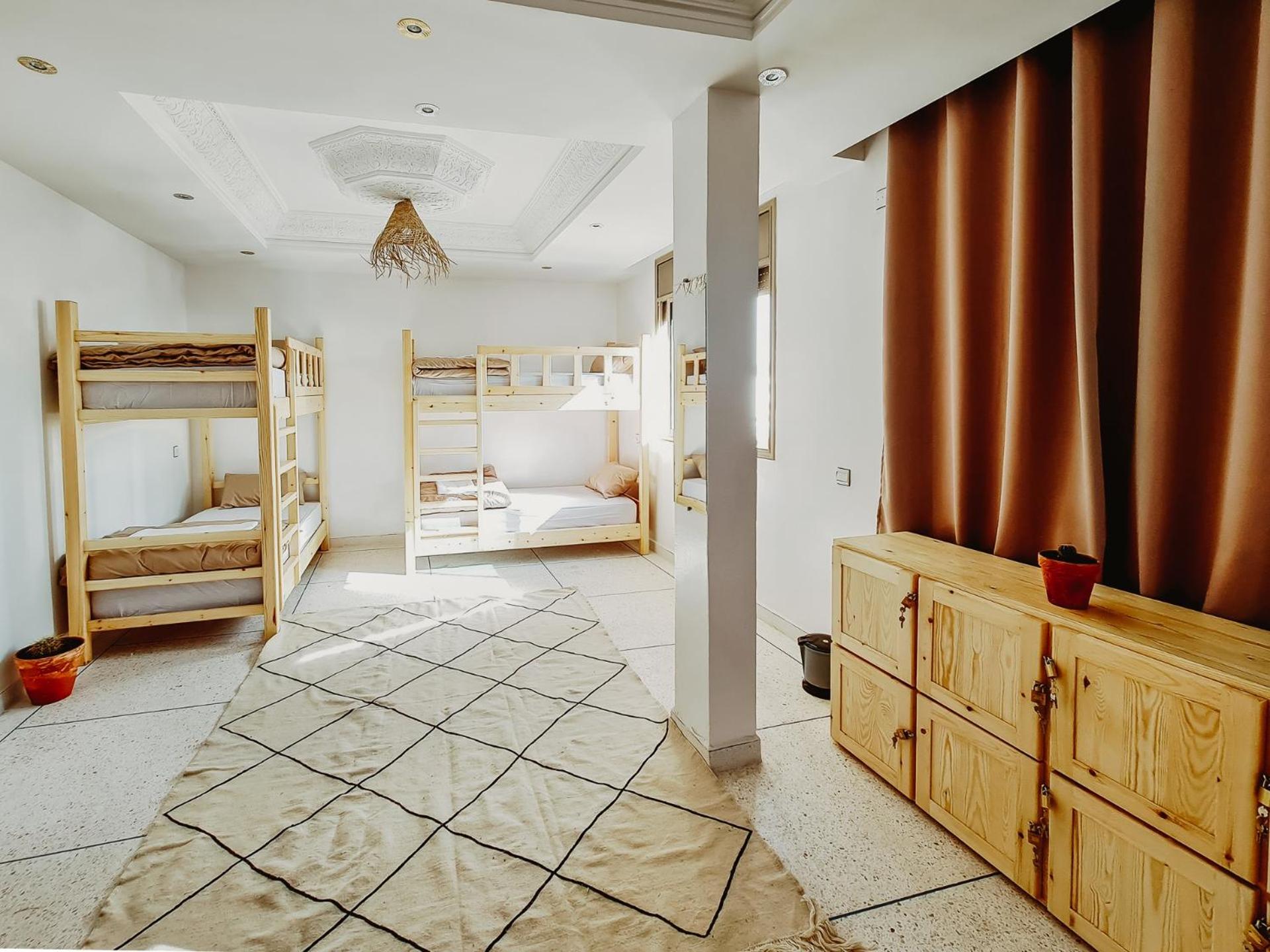 Bed in 8-Bed Mixed Dormitory Room photo 1