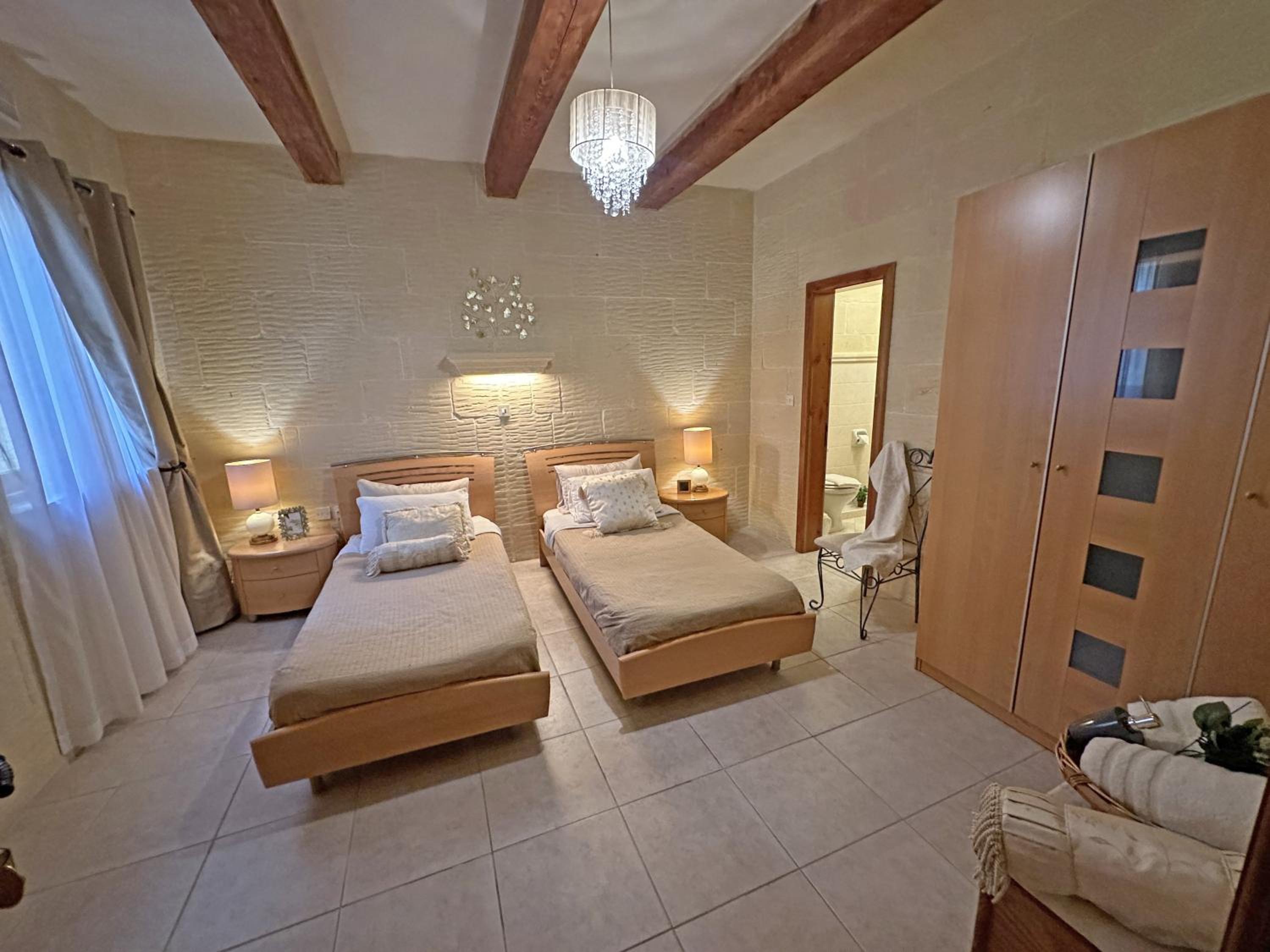 Standard Twin Room photo 1