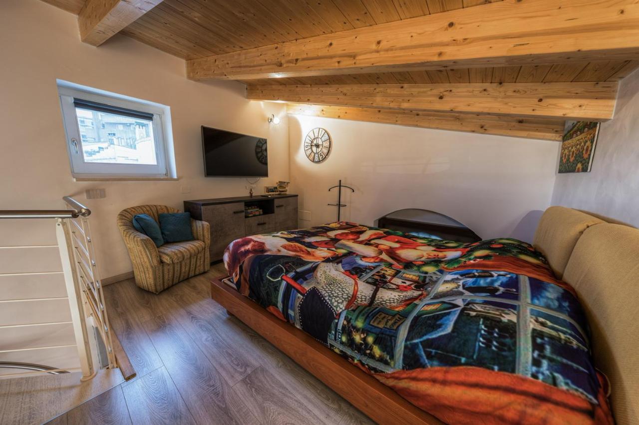 Two-Bedroom House - Photo 22