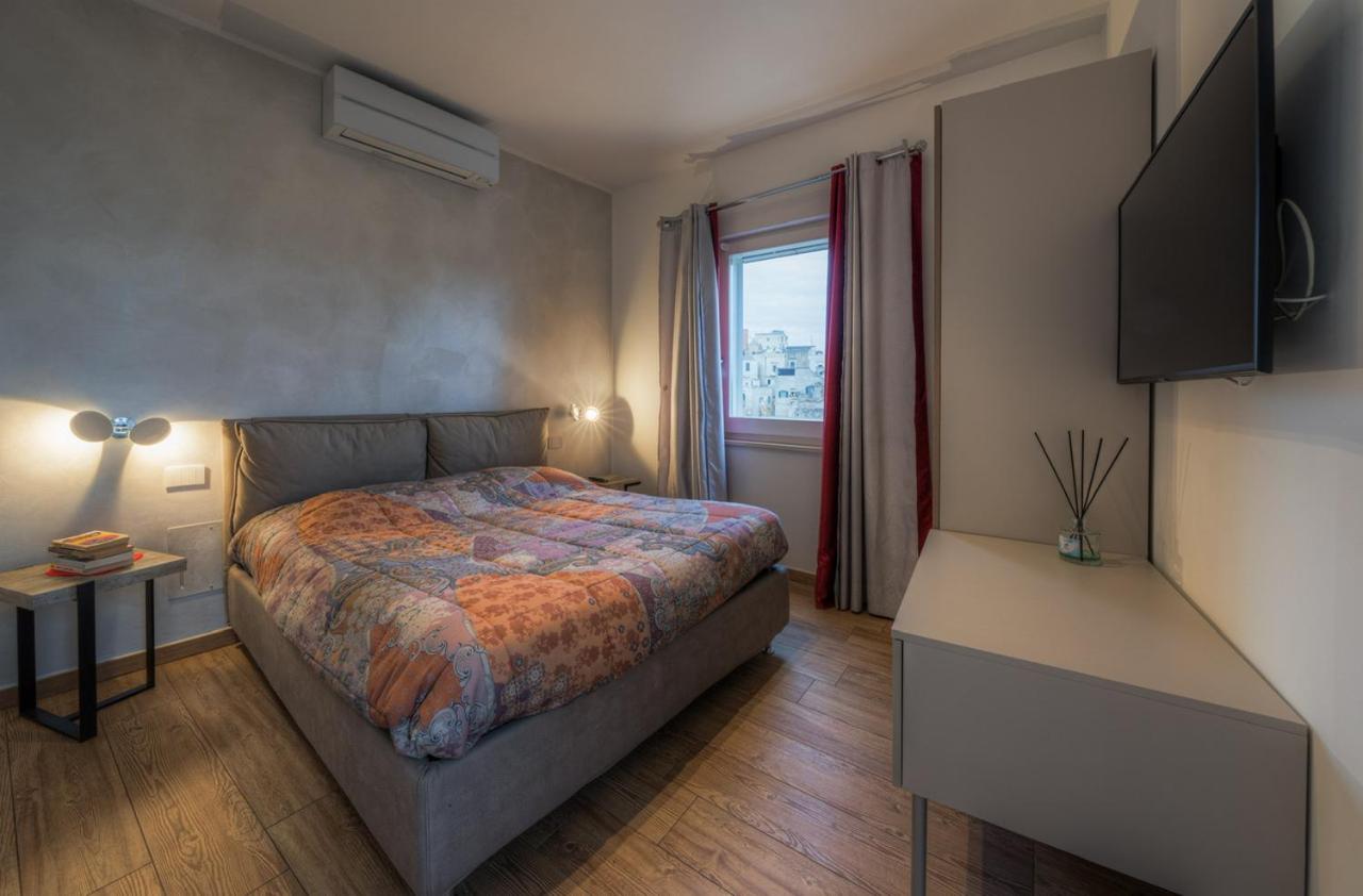 Two-Bedroom House - Photo 23