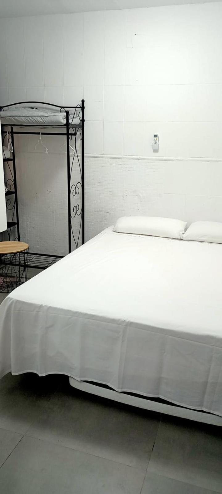 Habitación Doble Estándar con Baño Compartido
