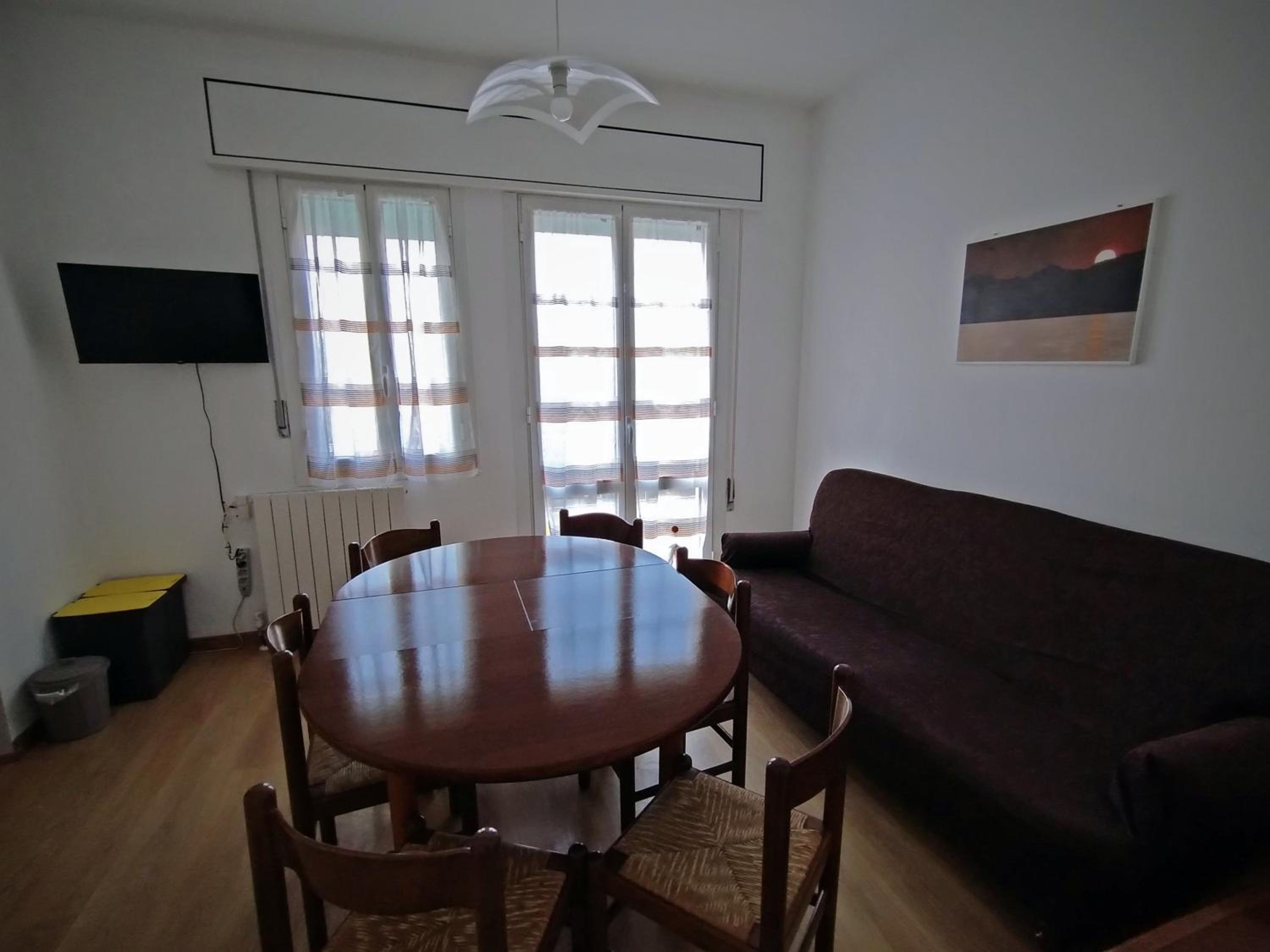 Three-Bedroom Apartment photo 2