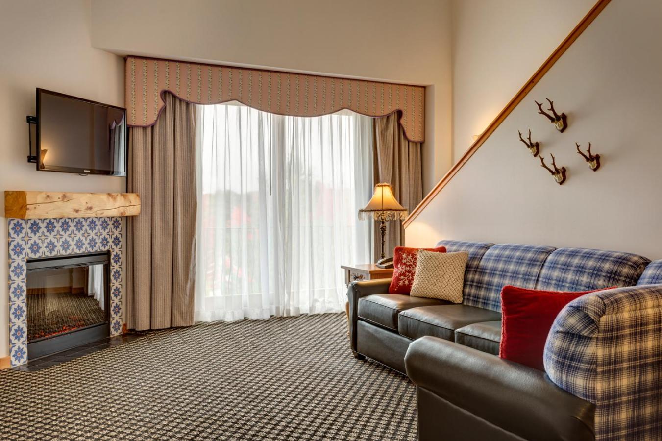 Mountain Grand Lodge One Bedroom King Suite