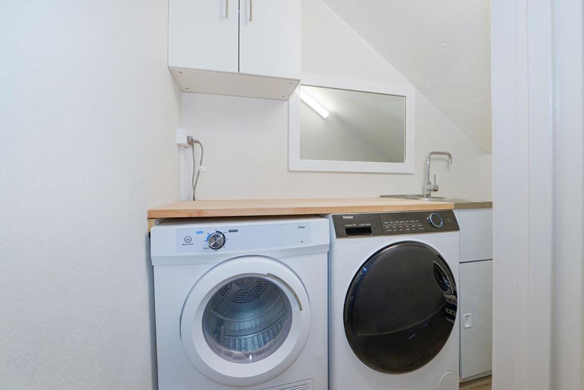 King Fully Equipped One Bedroom Apartment photo 2
