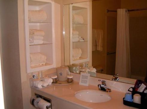 Standard King Room - Photo 5