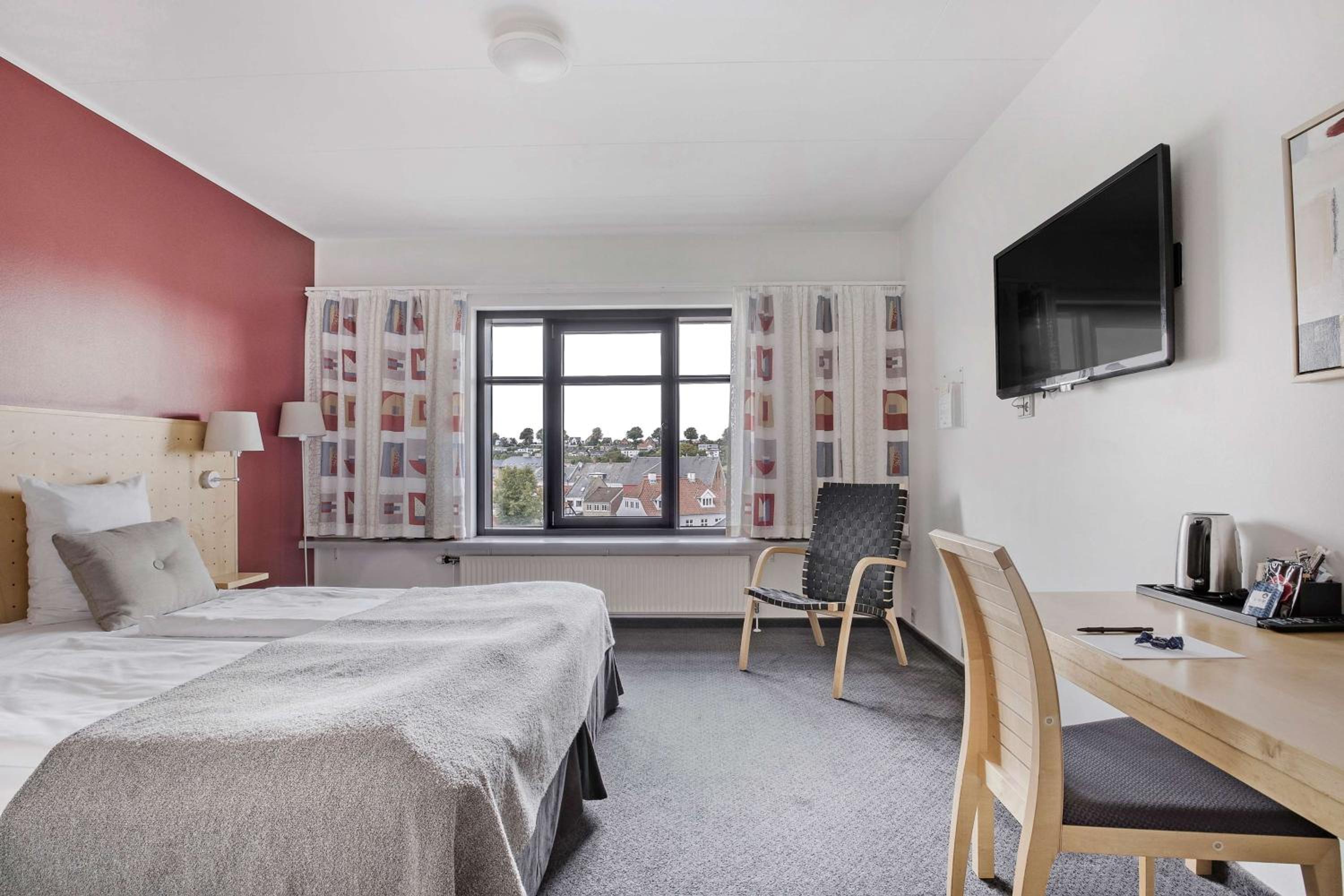 Standard Double Room - Non-Smoking - Photo 1