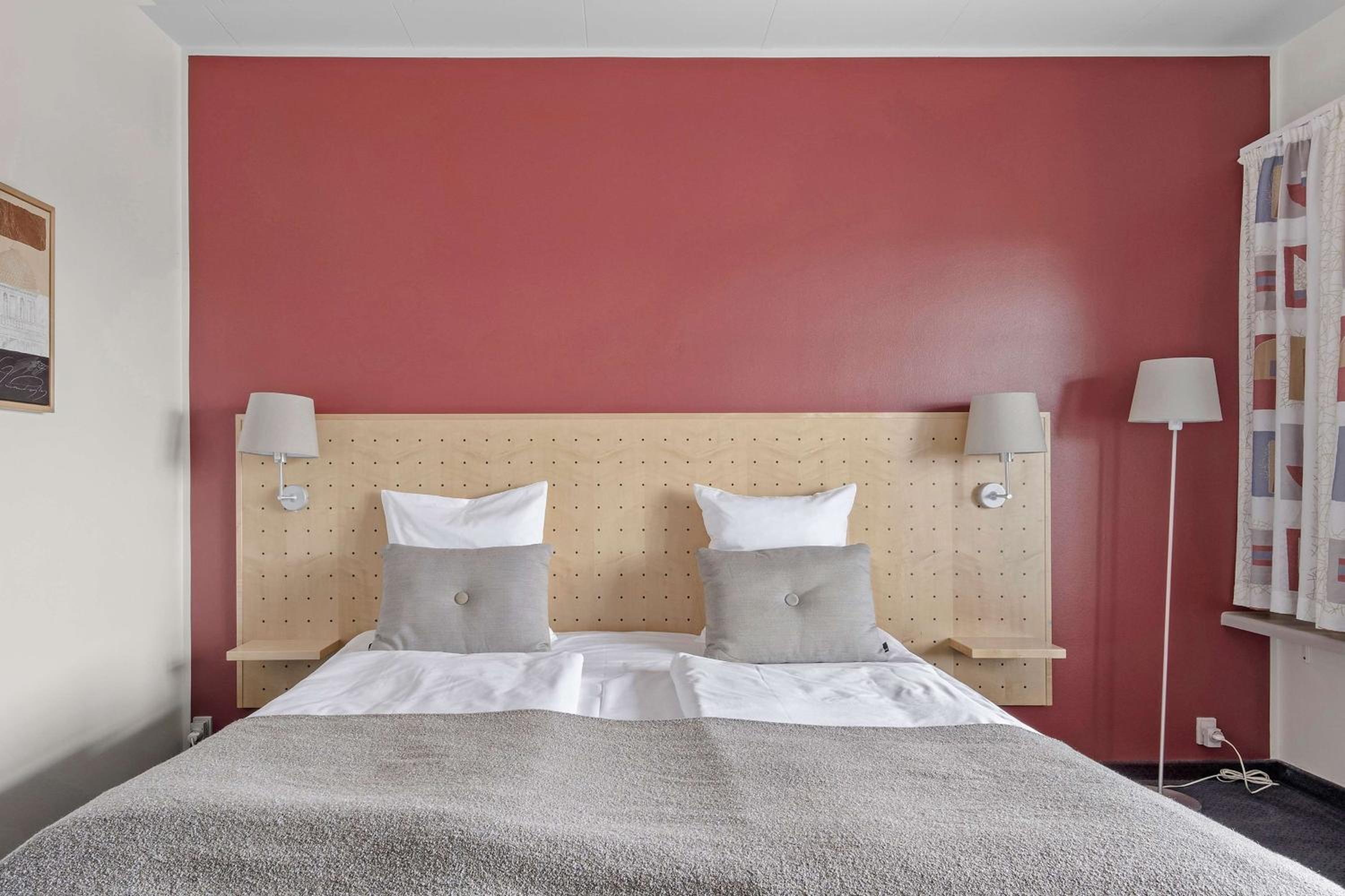Standard Double Room - Non-Smoking - Photo 5