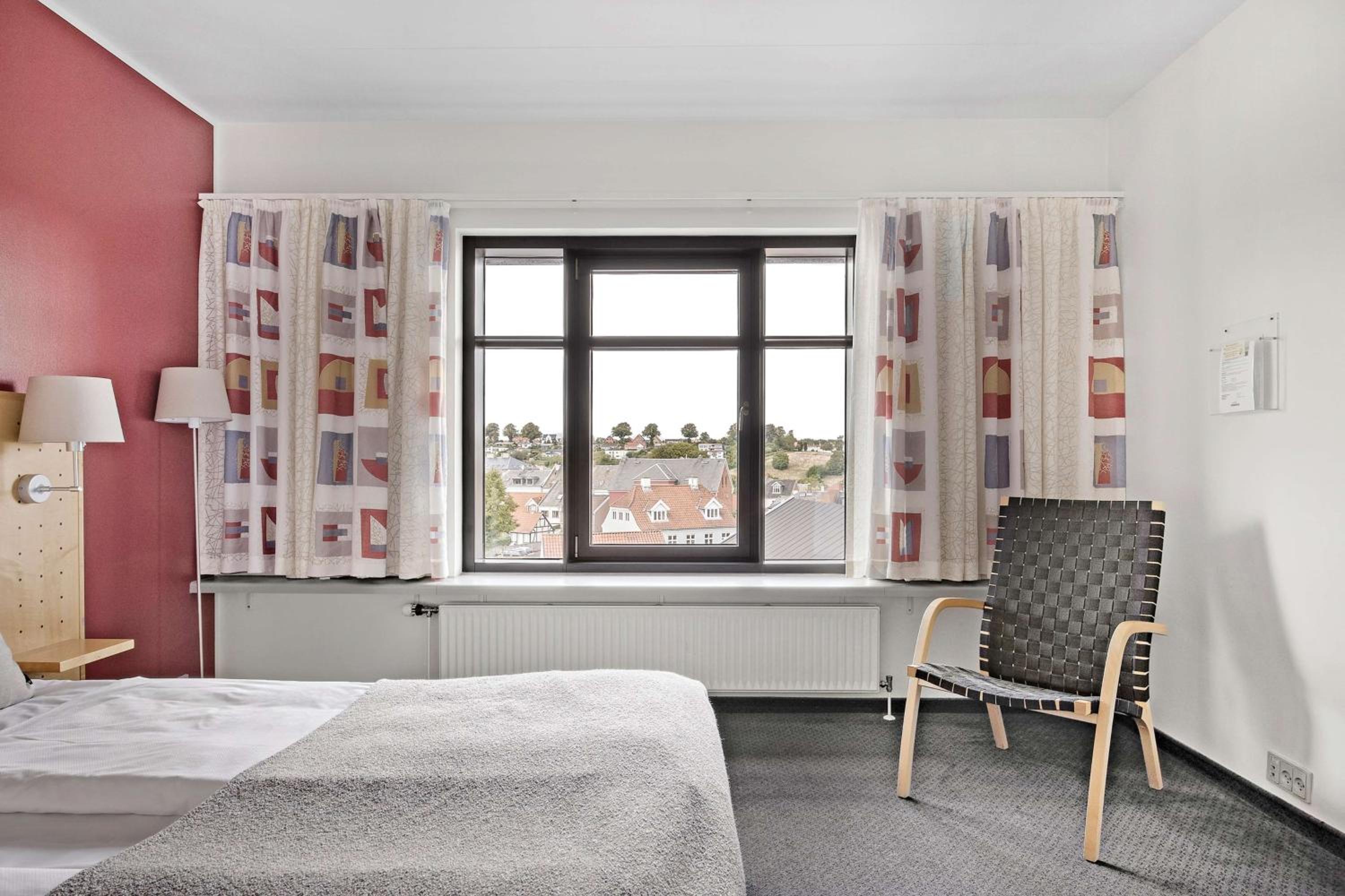 Standard Double Room - Non-Smoking - Photo 7