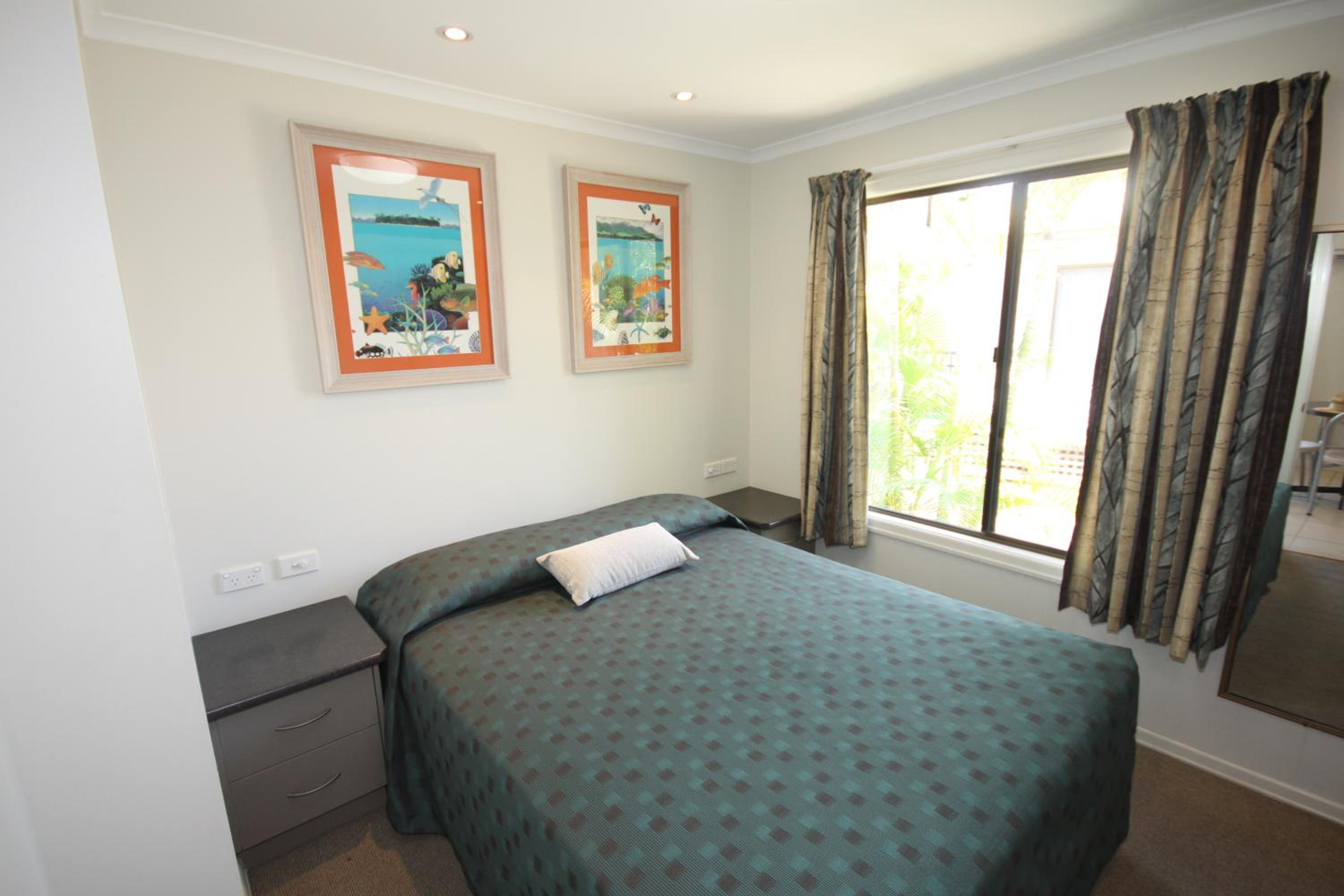 Two-Bedroom House photo 3