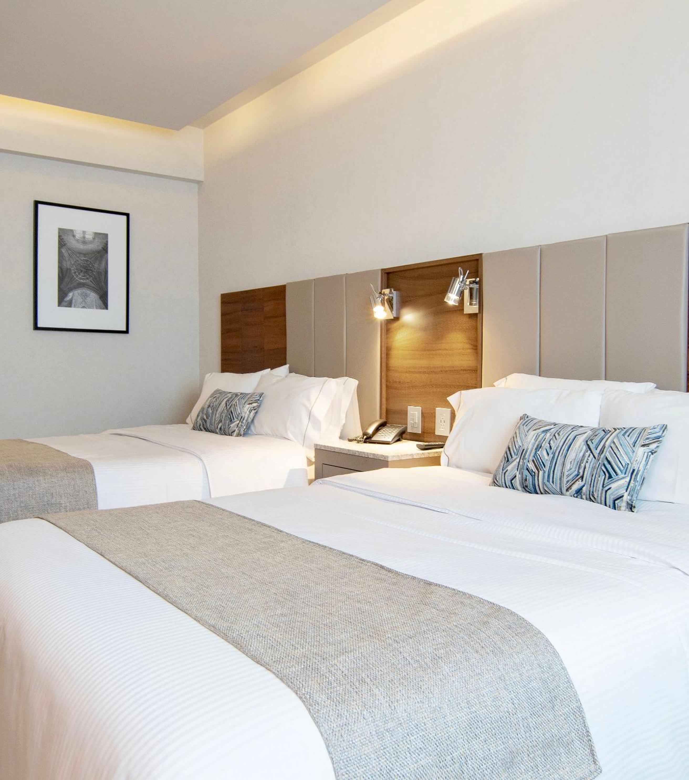 Double Room with Two Double Beds - Photo 14