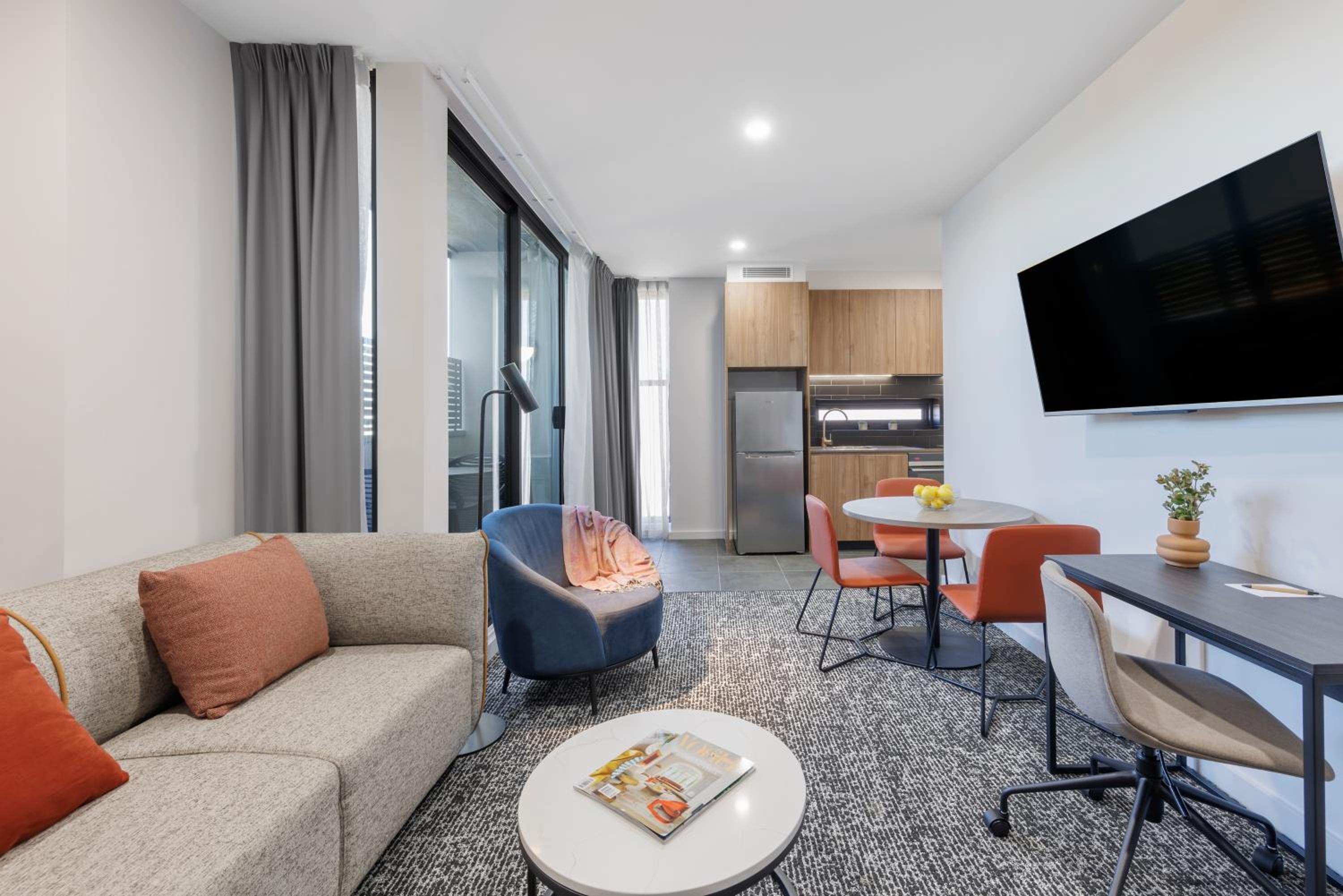 Superior One Bedroom Apartment - Photo 4
