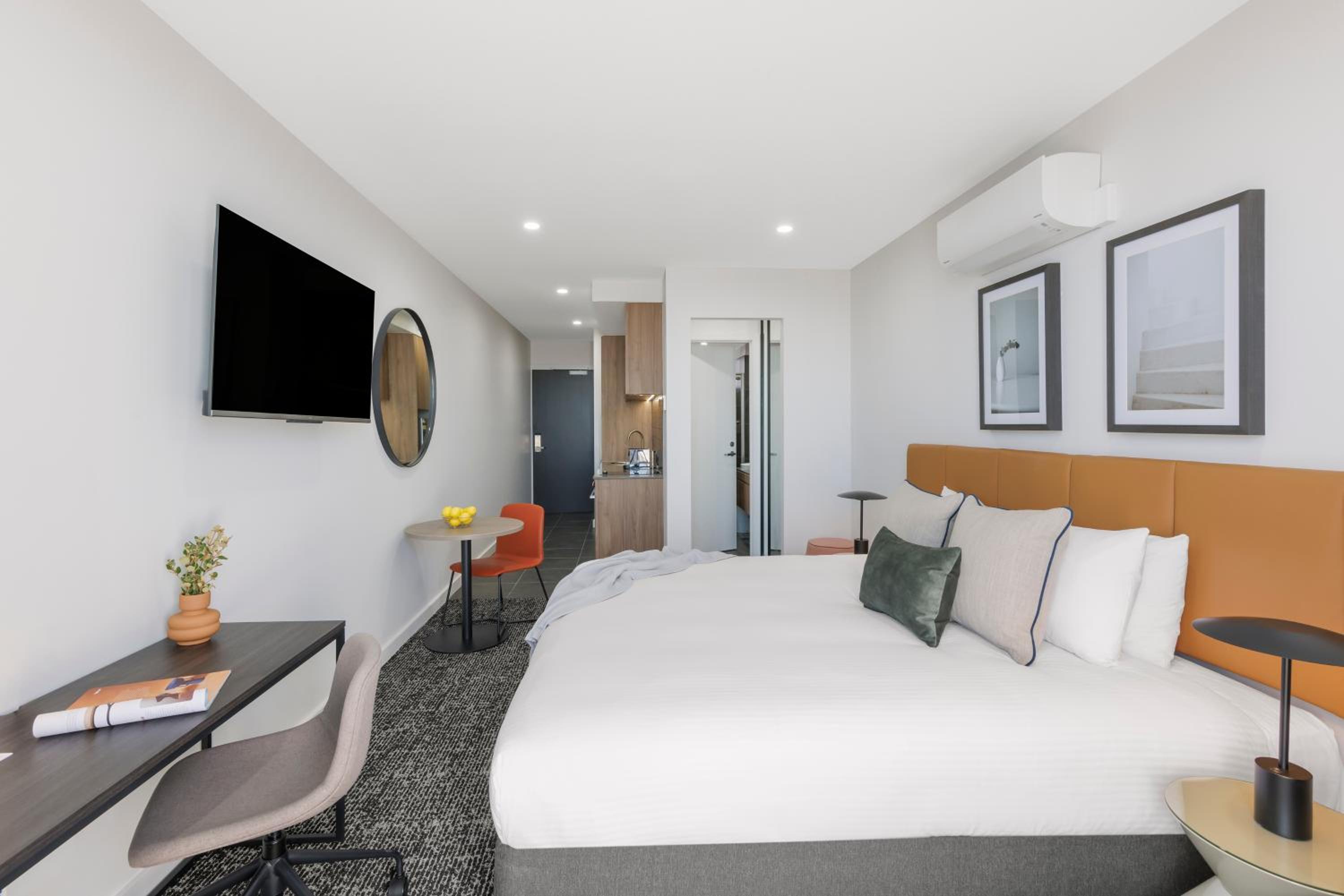 Superior Studio Apartment - Photo 6