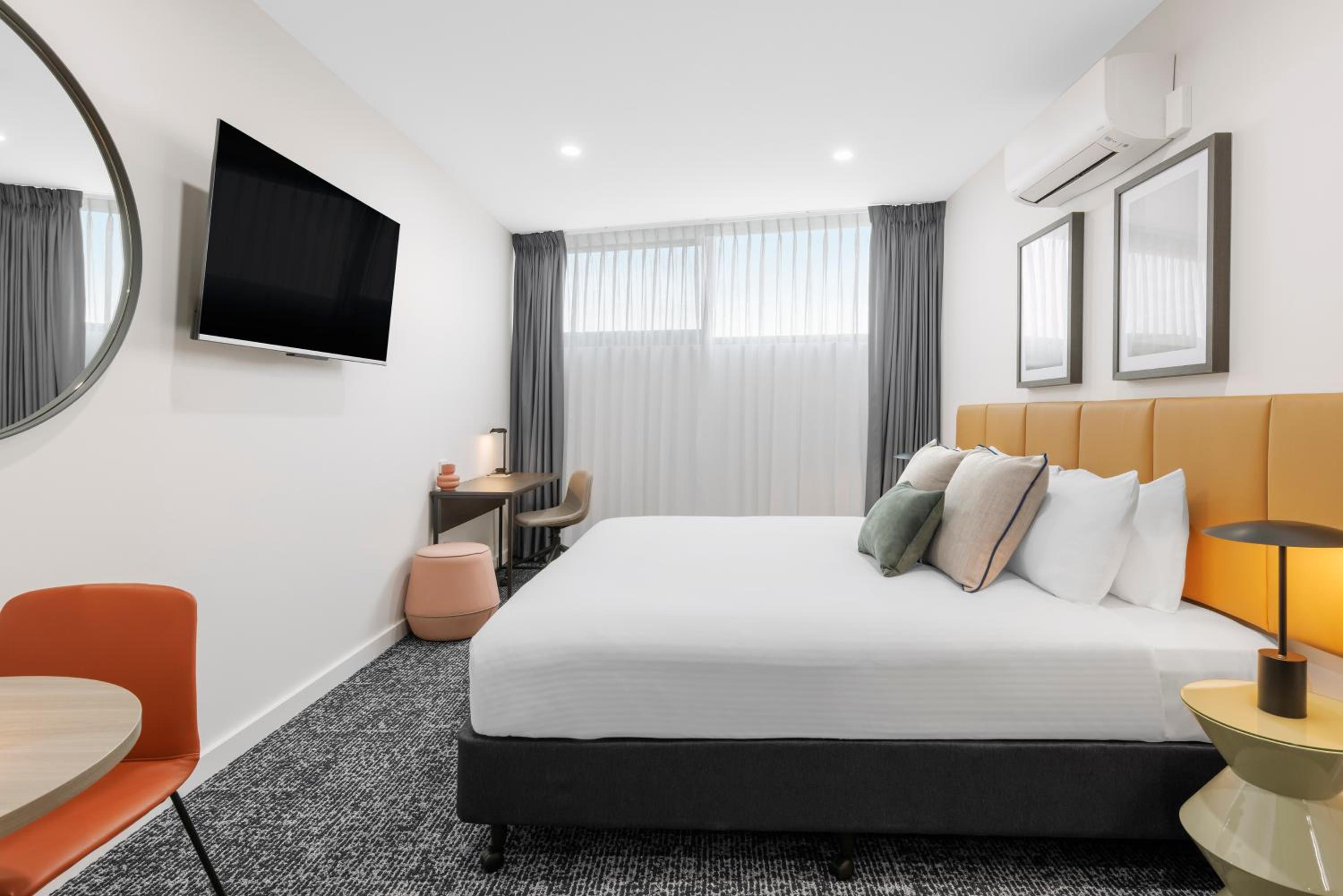 Studio Apartment - Photo 3