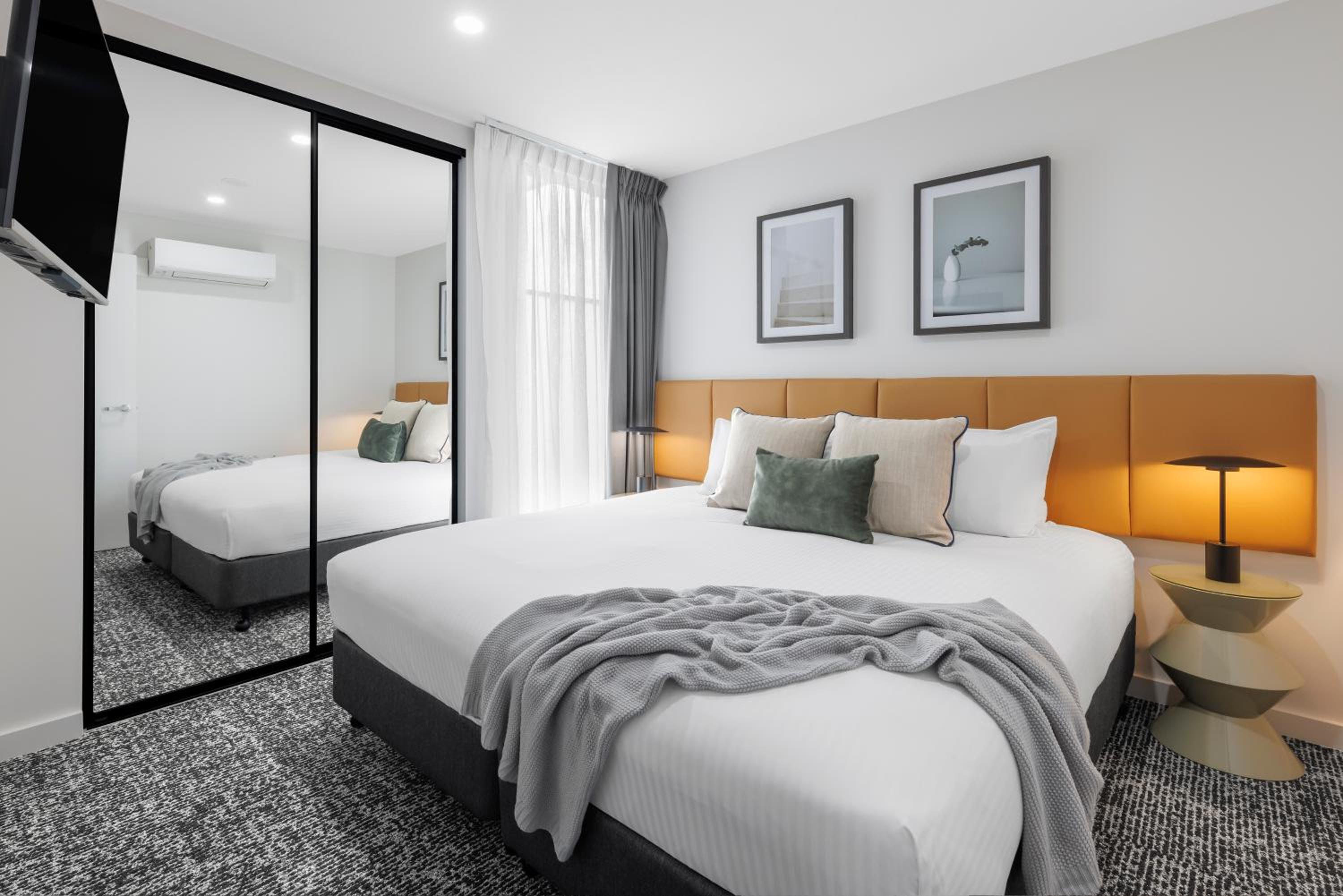 Superior One Bedroom Apartment - Photo 6