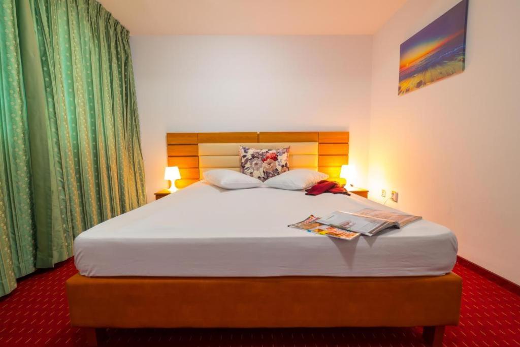 Triple Room - Photo 1