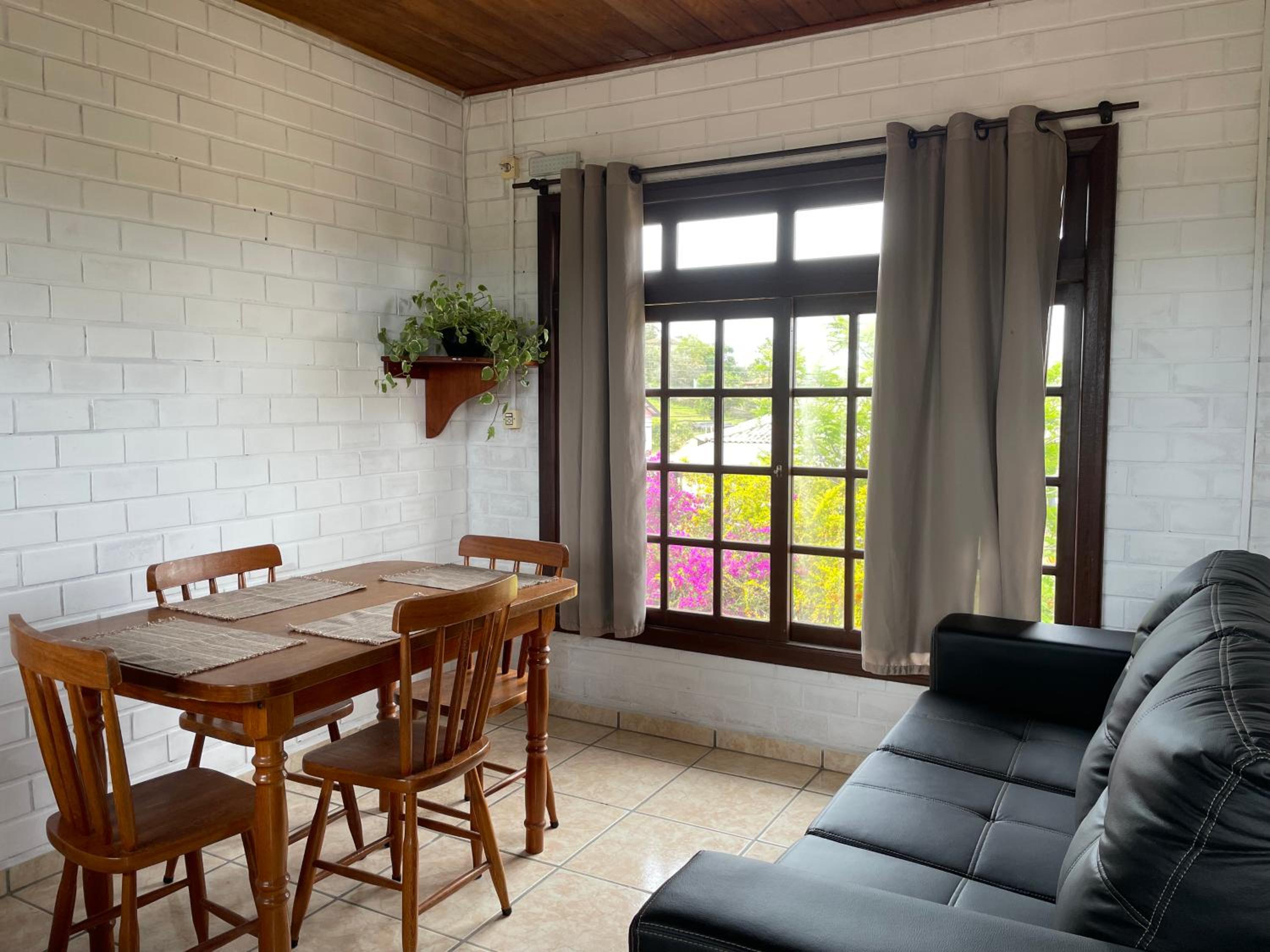 Apartment with Balcony - Photo 2