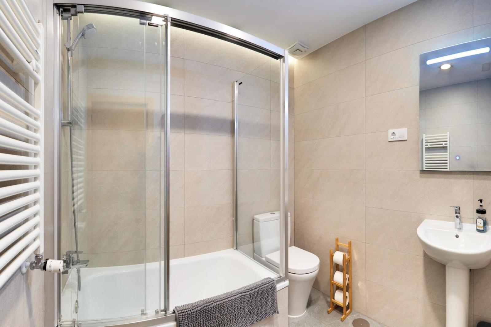 Double Room with Shared Facilities photo 3