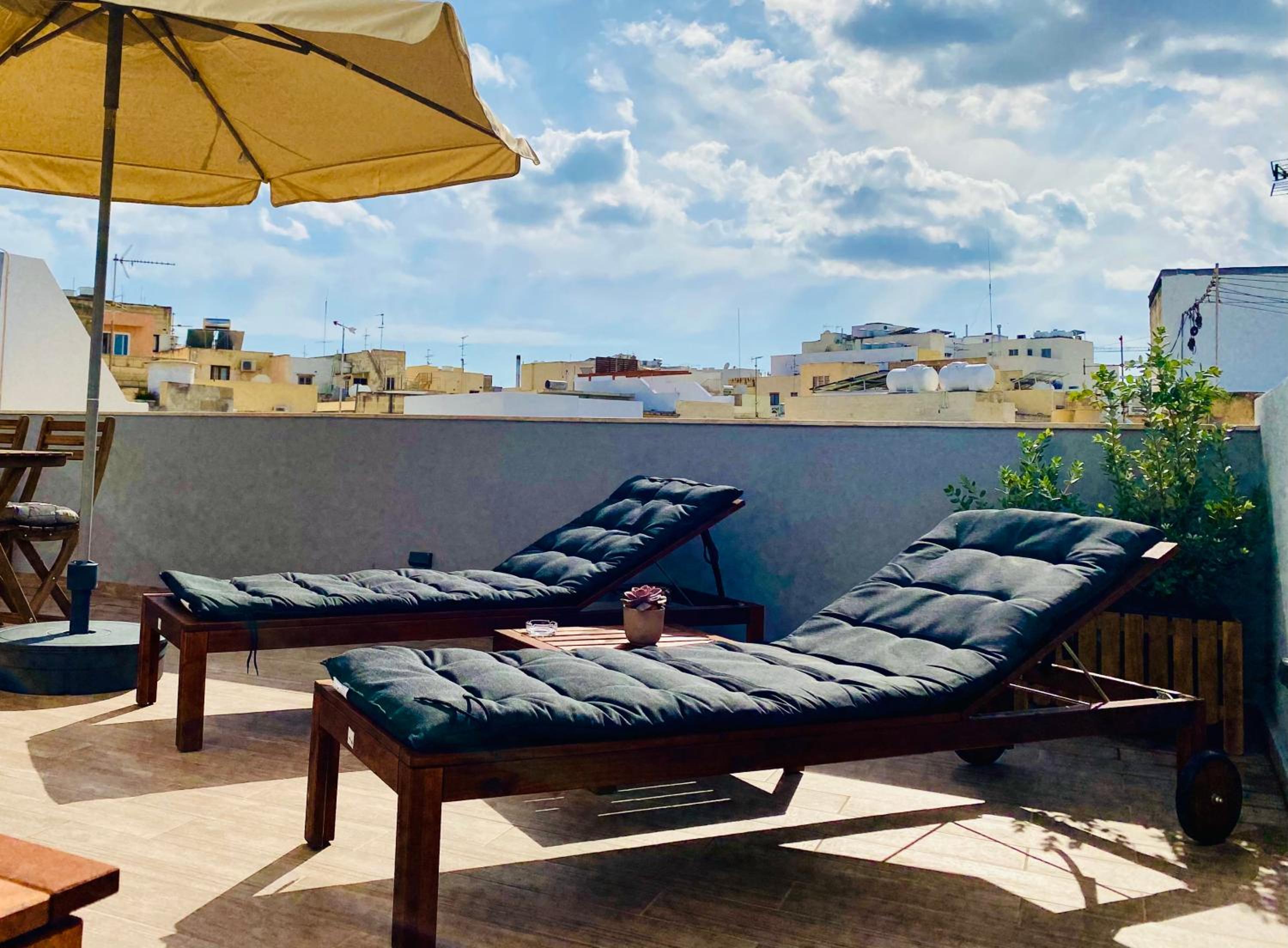 Triple Room with Terrace - Photo 18