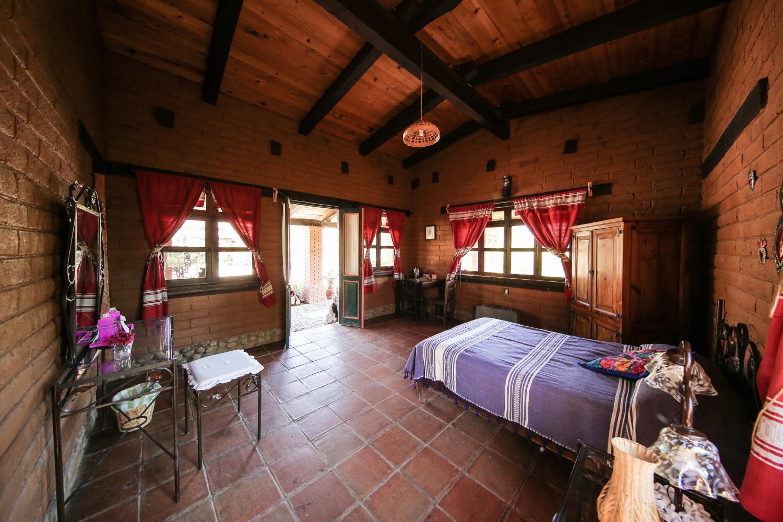 Double Room - Photo 10