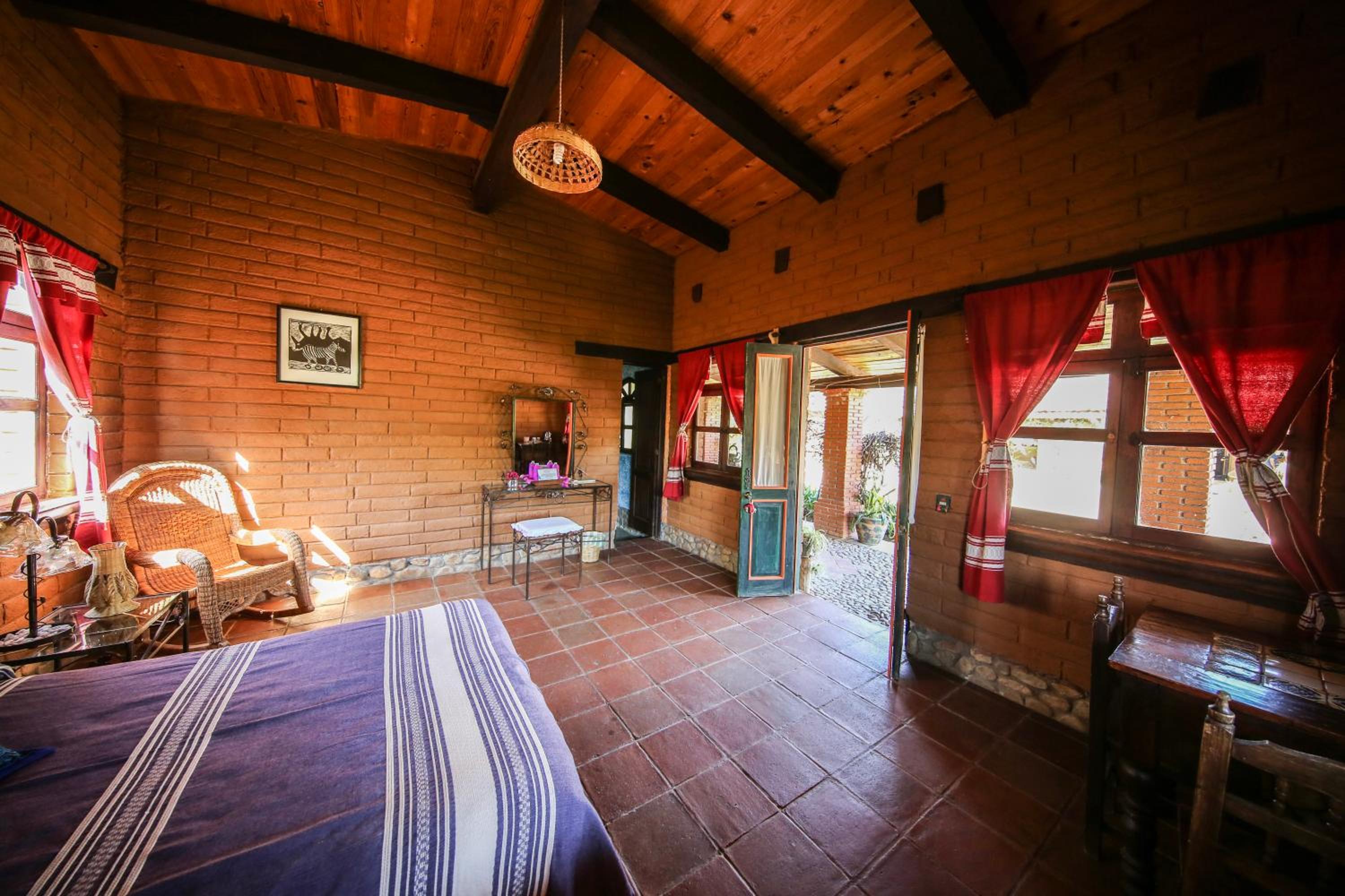 Double Room - Photo 8