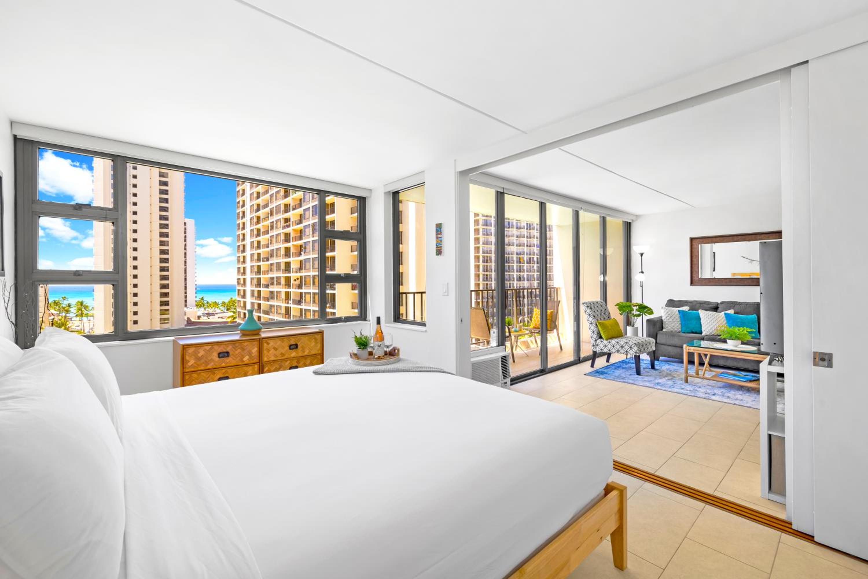 Waikiki condo with lanai & pool access, 1 block to the beach: One-Bedroom Apartment photo