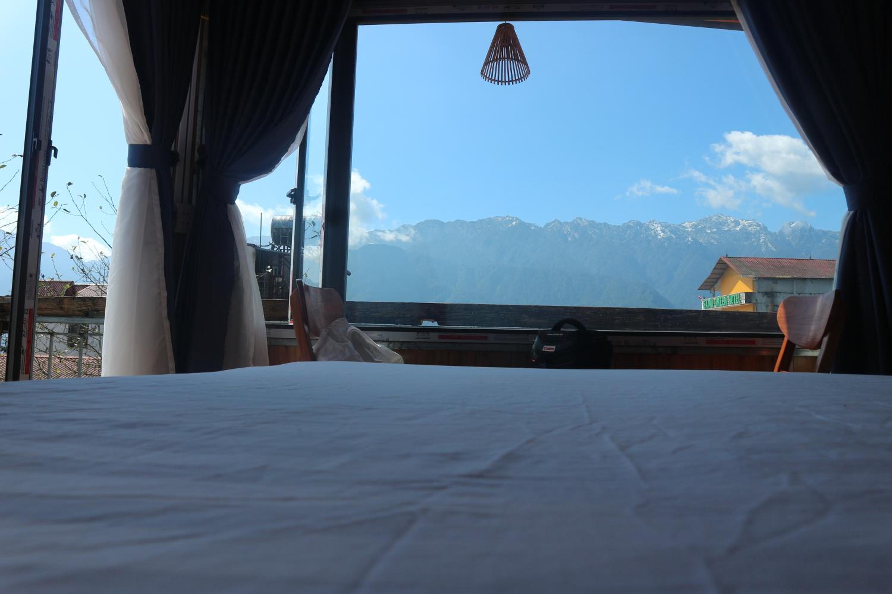 King Room with Mountain View