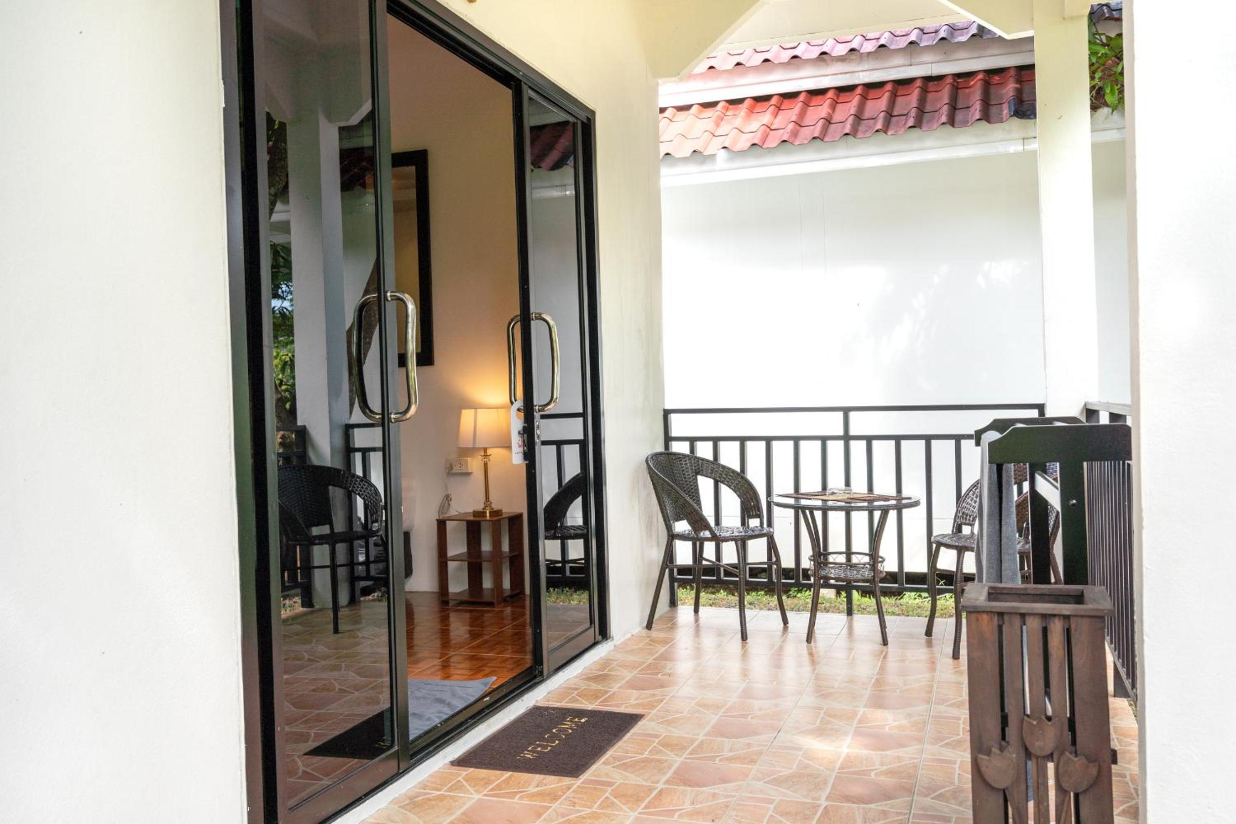 Bungalow with Garden View