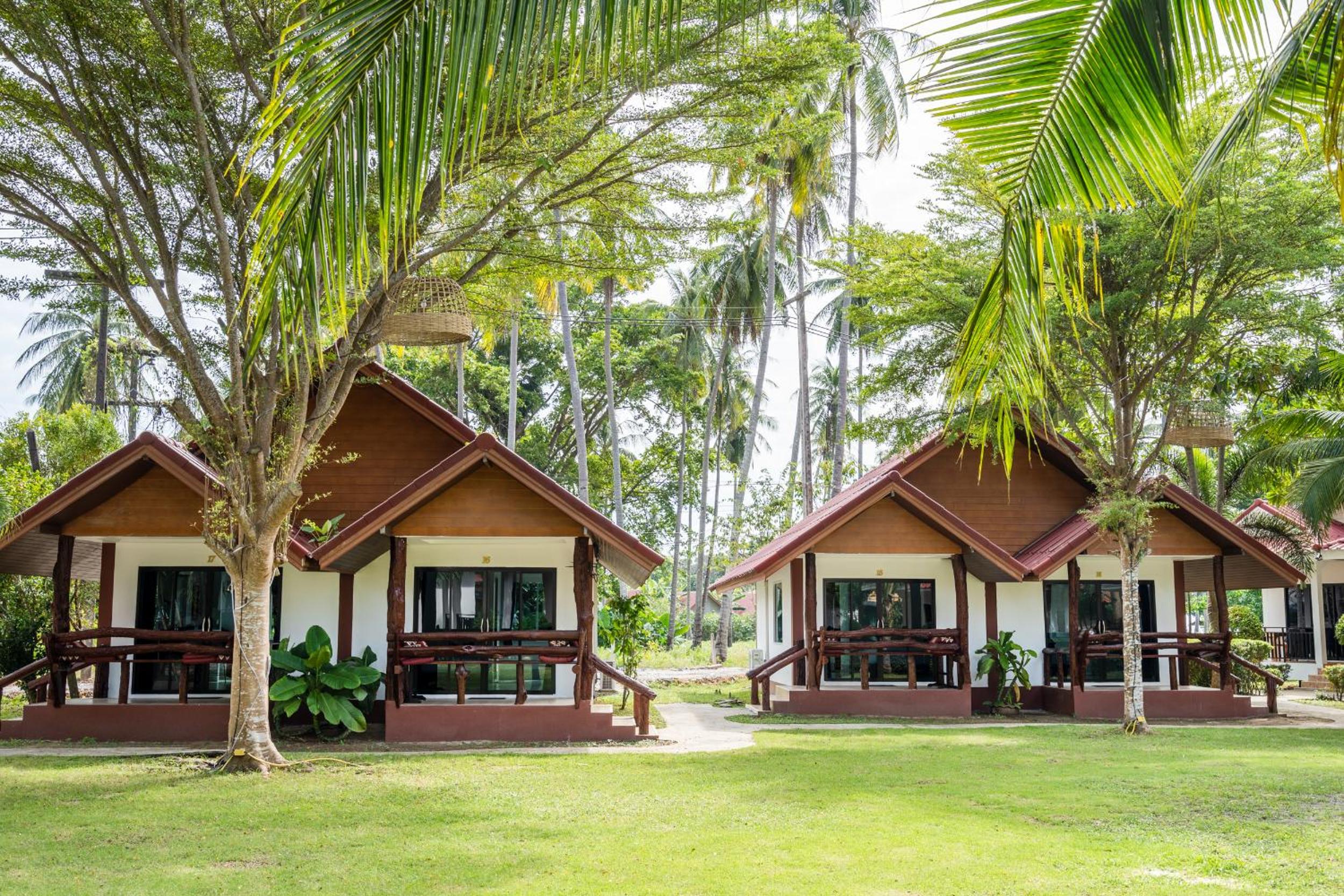 Bungalow with Garden View photo 2