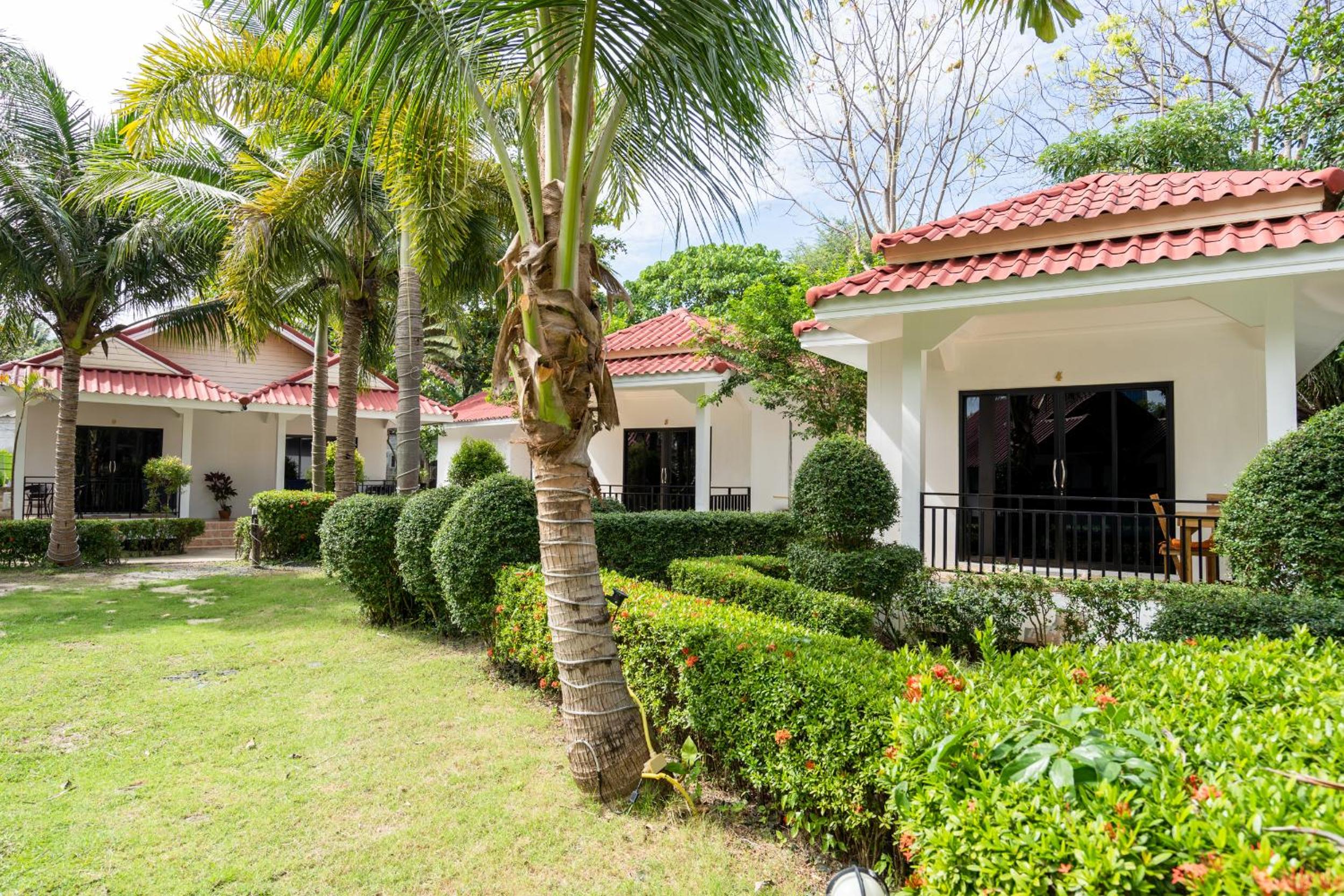 Bungalow with Garden View photo 3
