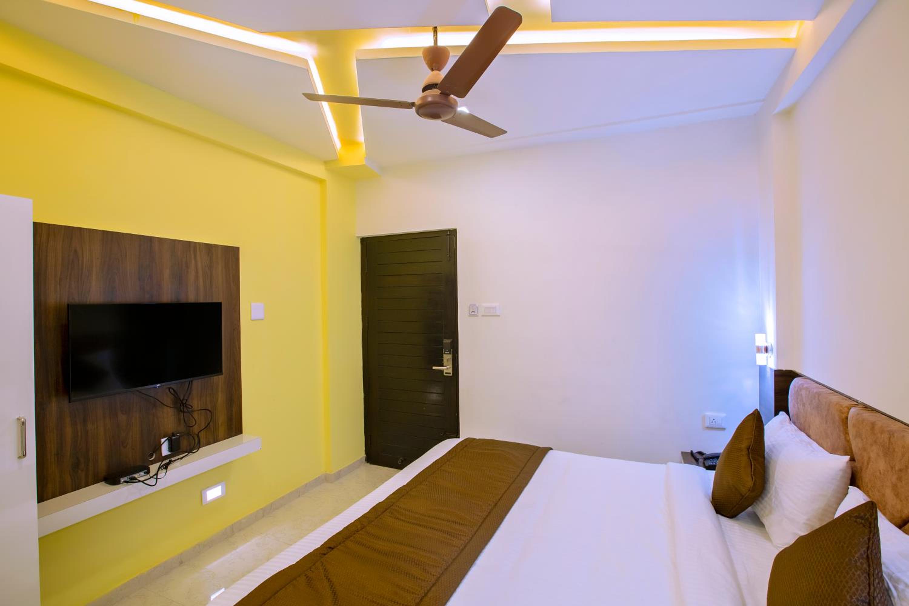 Deluxe Room - Photo 4