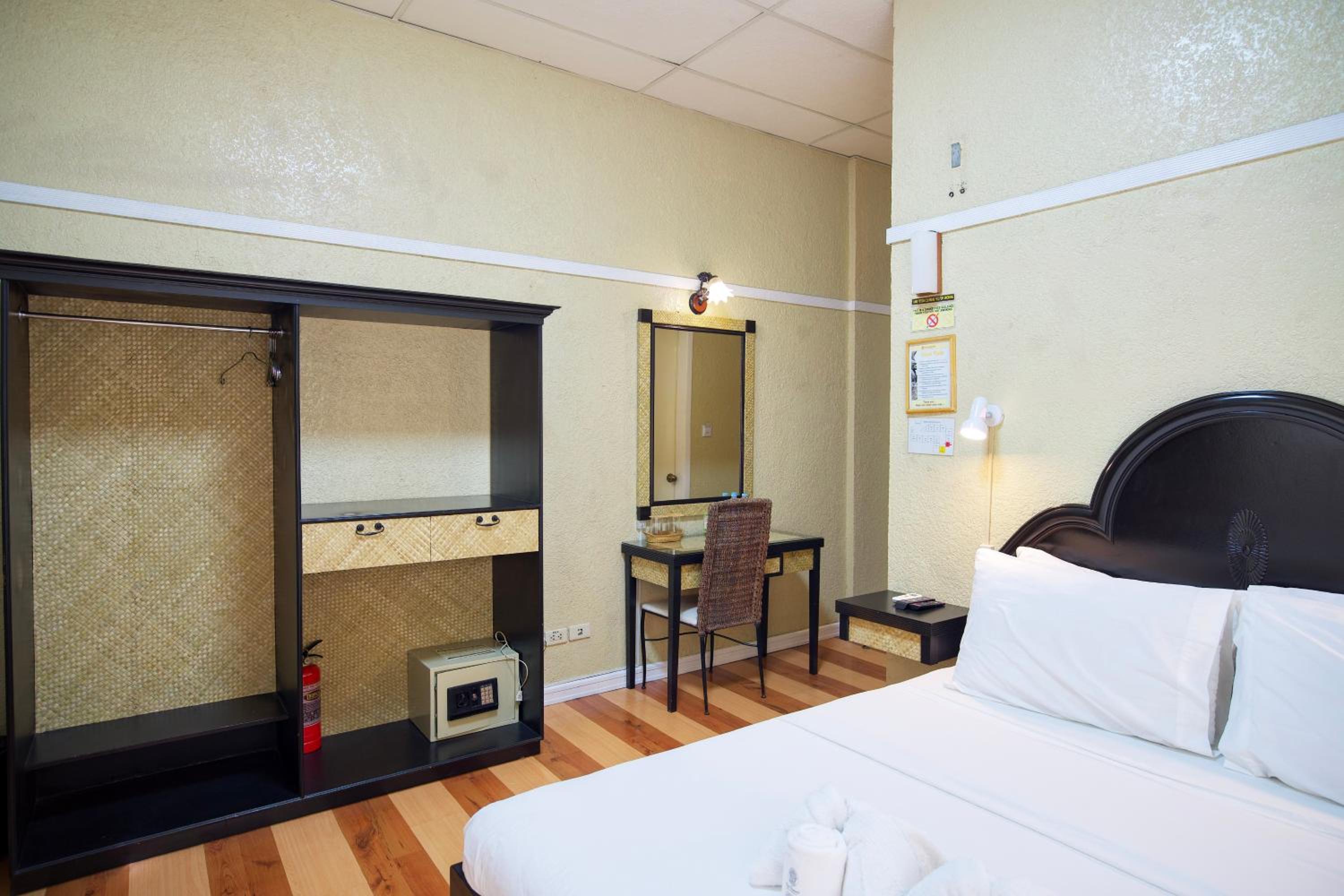 Standard Double or Twin Room photo 2