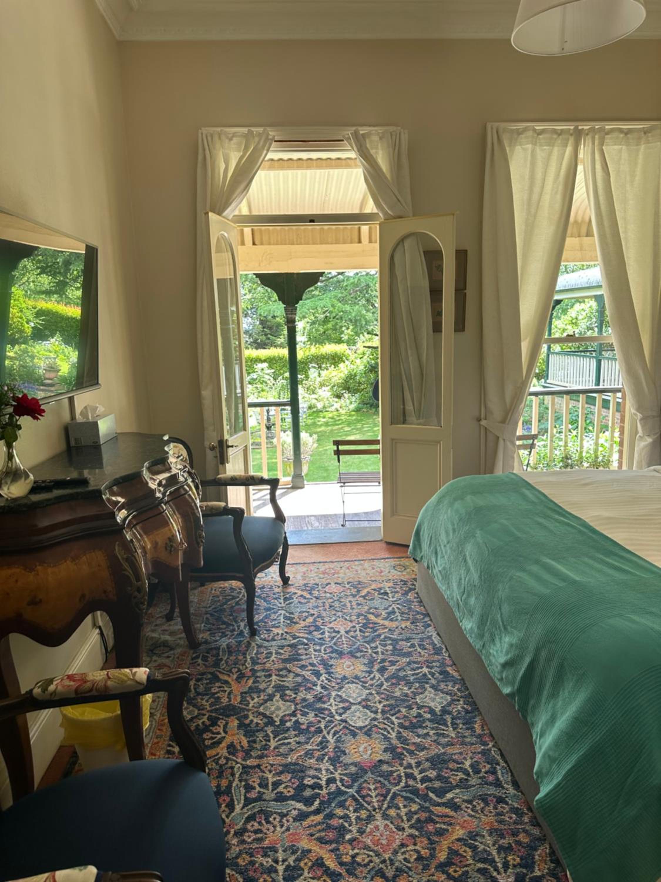 Deluxe King Room photo 1