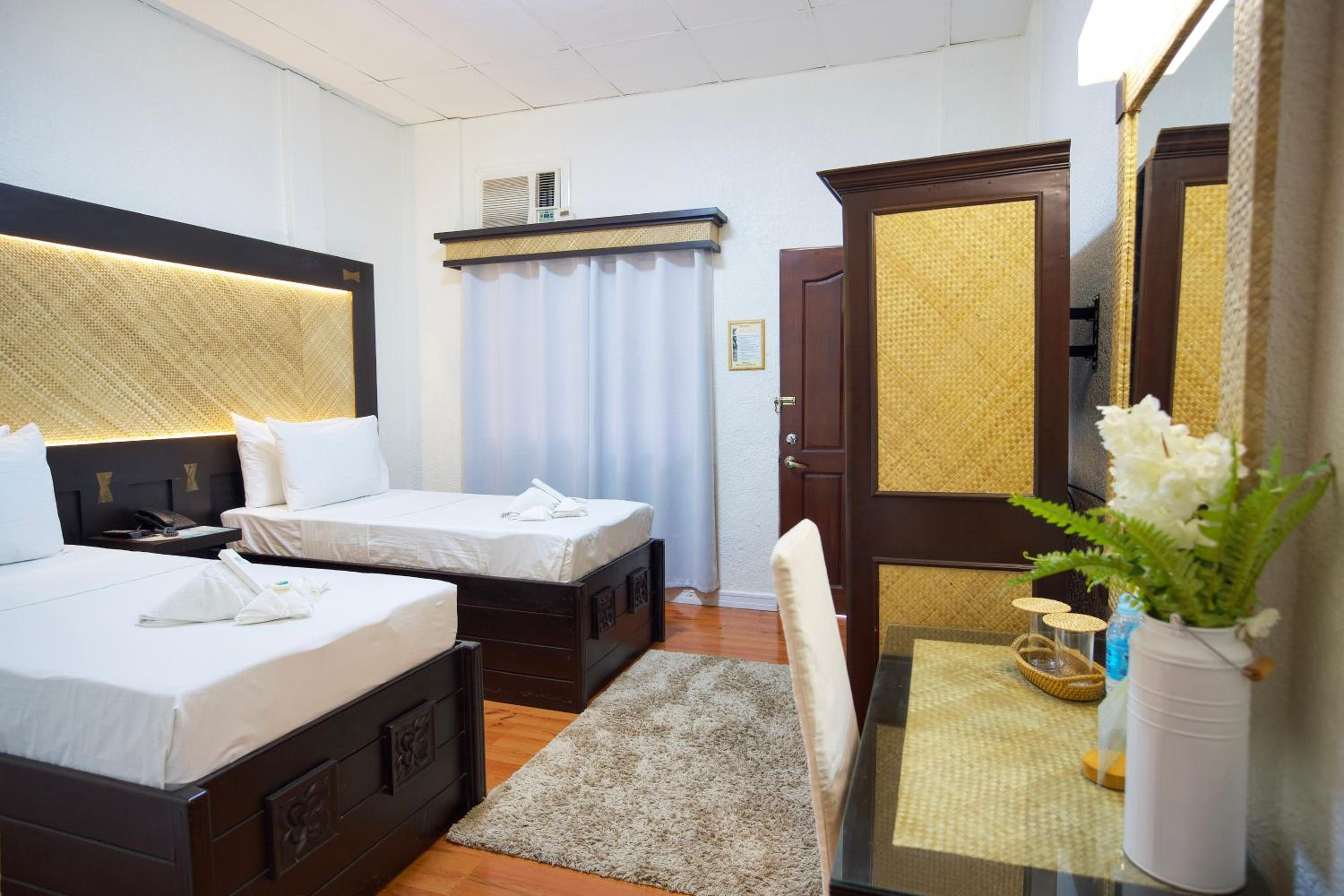 Deluxe Double or Twin Room photo 3