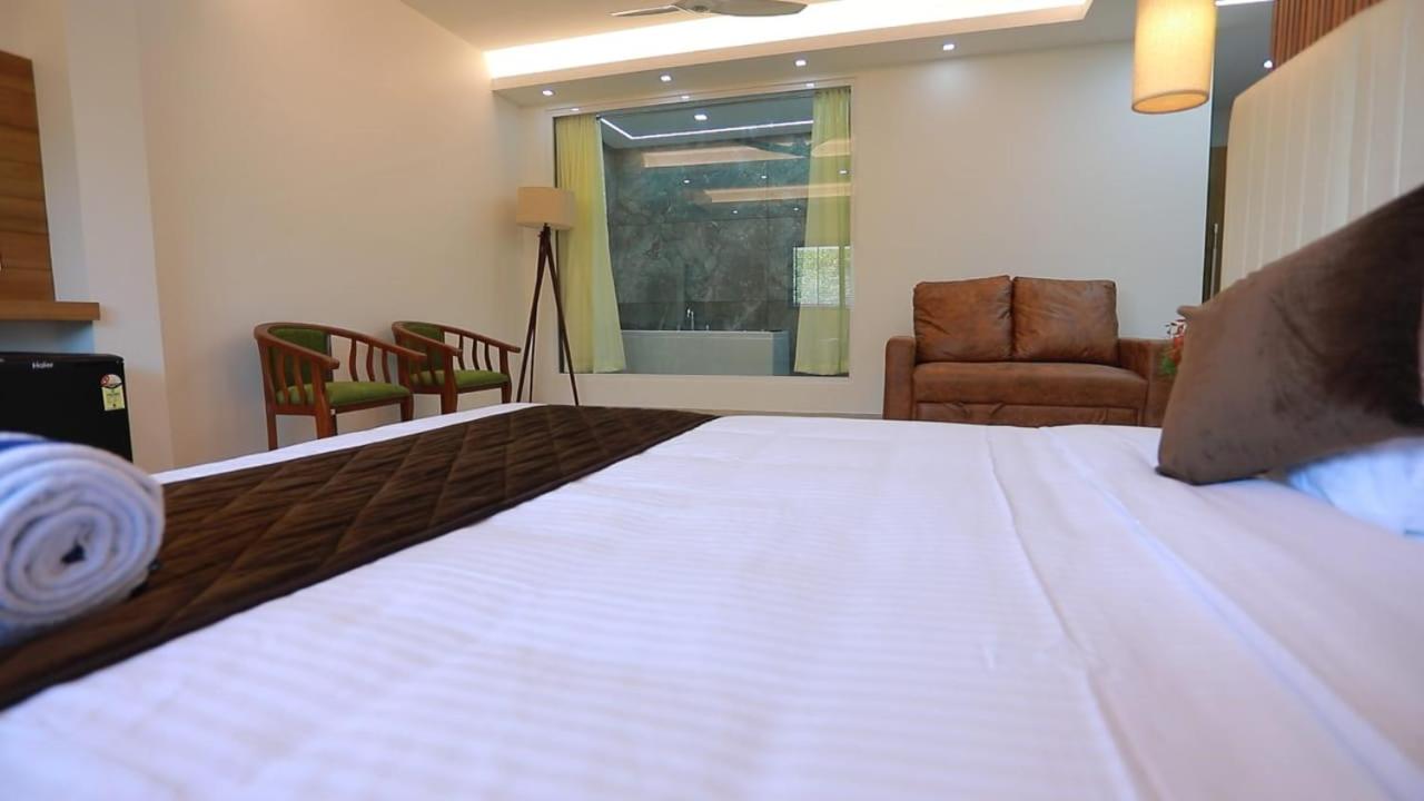 Family Room - Photo 9