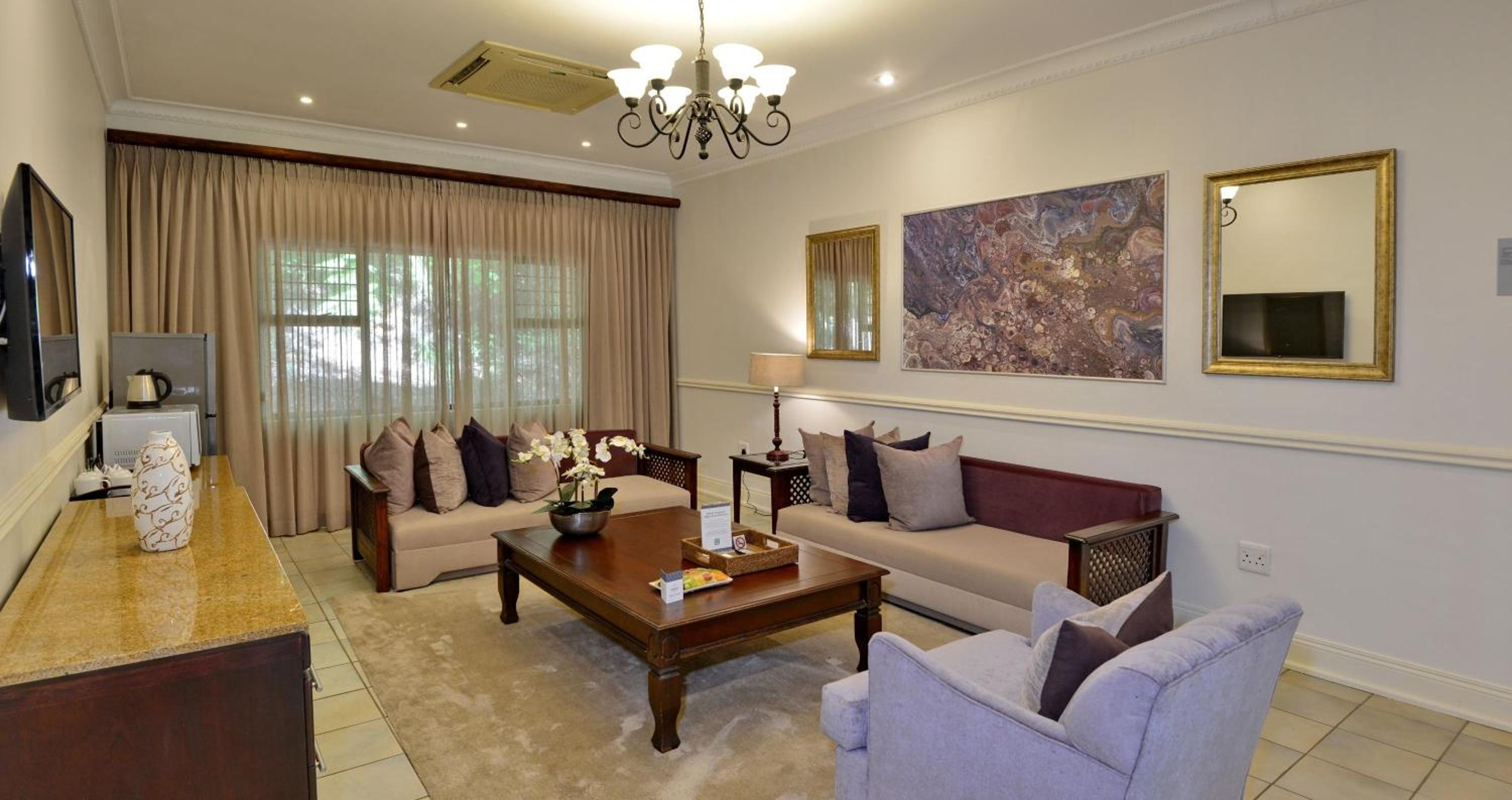 Executive Suite - Photo 1