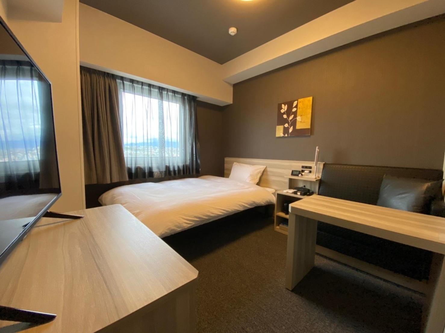 Single Room - Smoking - Heated Tobacco Only