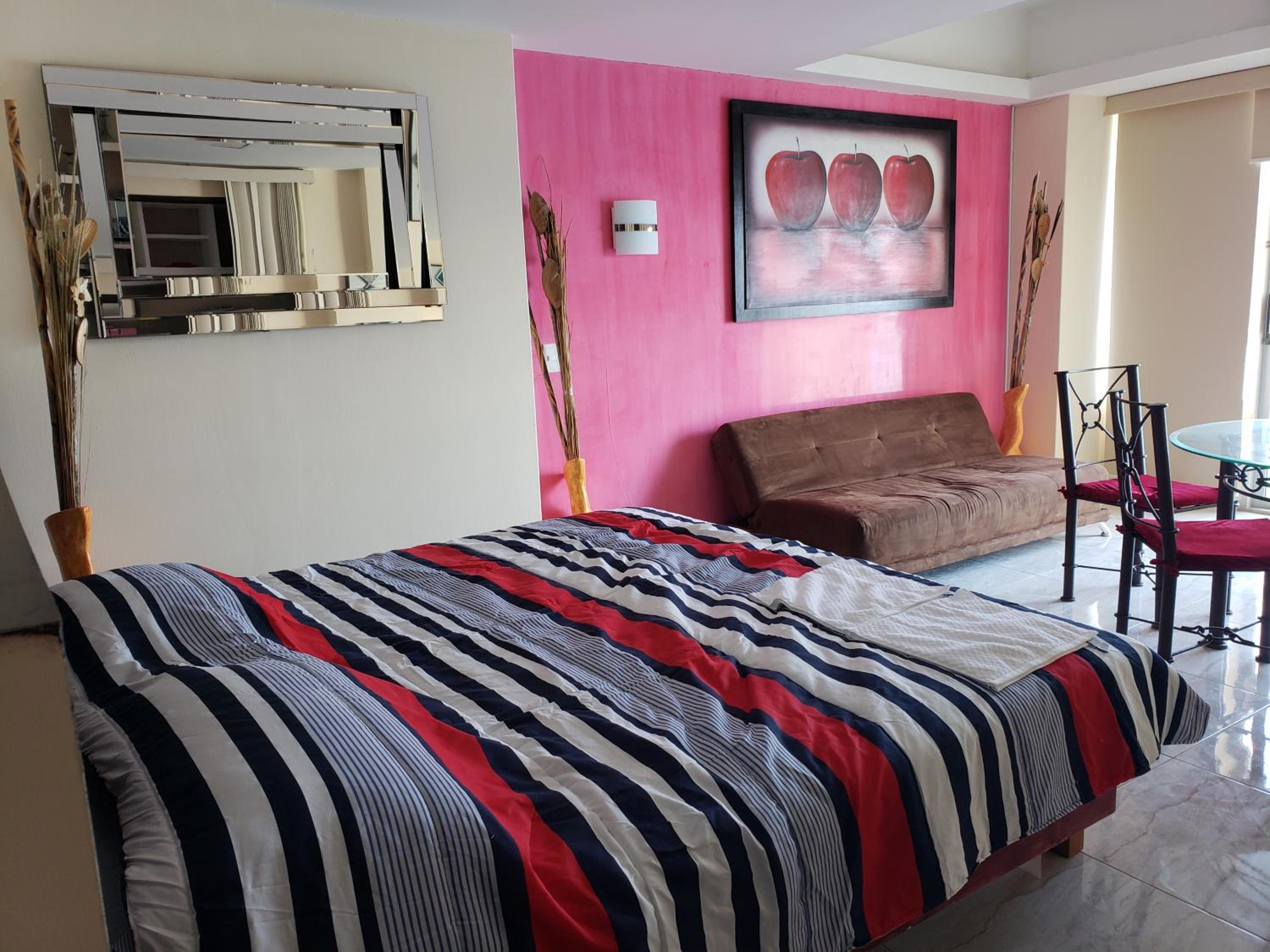 Deluxe King Suite